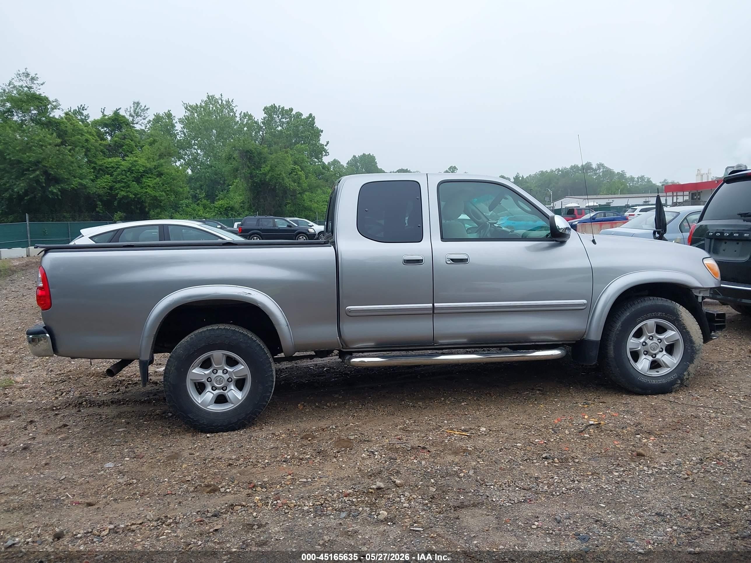 2005 Toyota Tundra Sr5 V8 Gray vin: 5TBBT44175S471019