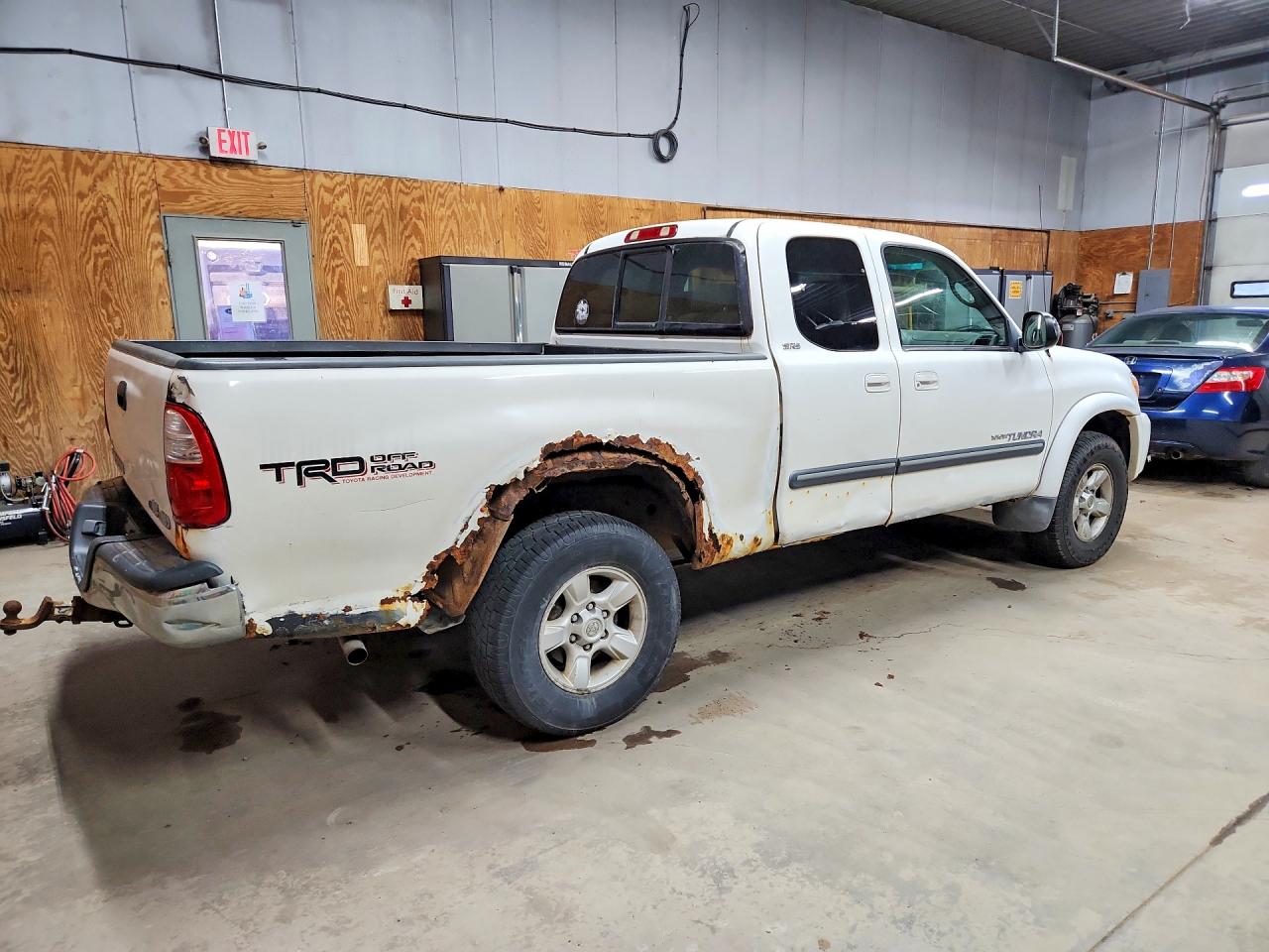 2006 Toyota Tundra Sr5 Белый vin: 5TBBT44176S474732