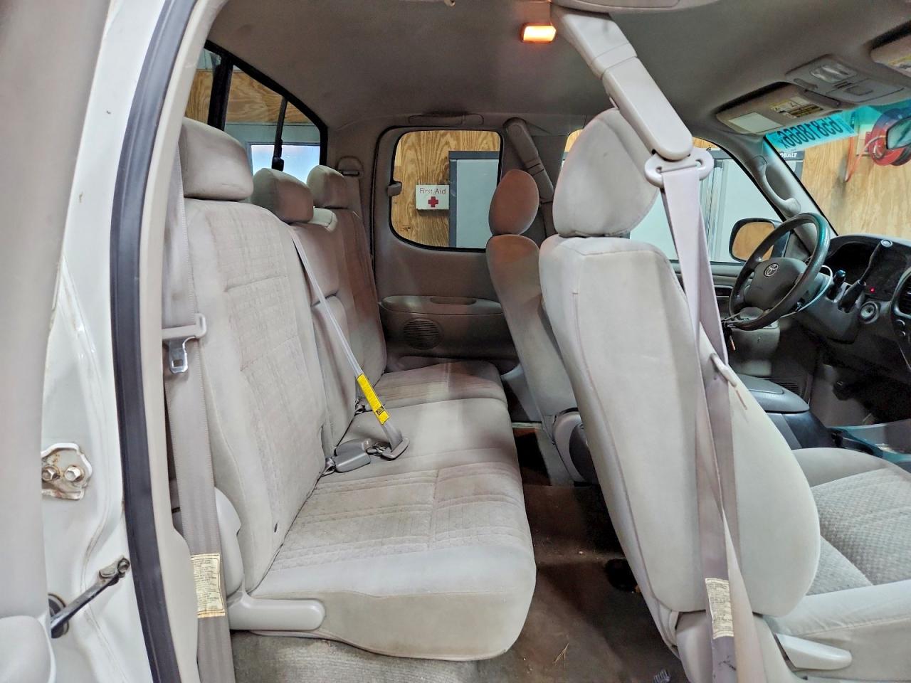 2006 Toyota Tundra Sr5 Белый vin: 5TBBT44176S474732