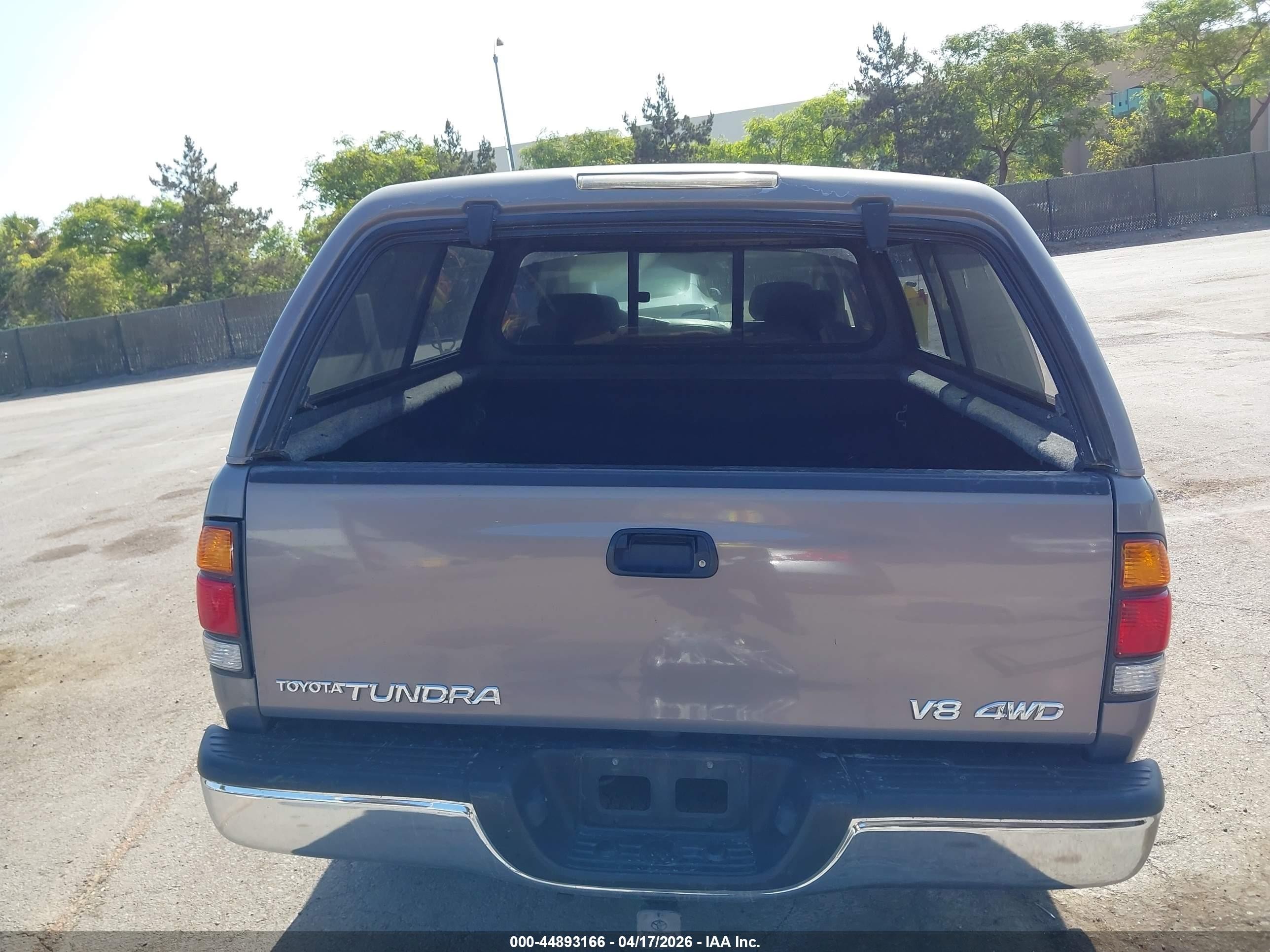 2000 Toyota Tundra Sr5 V8 Gray vin: 5TBBT4417YS053046