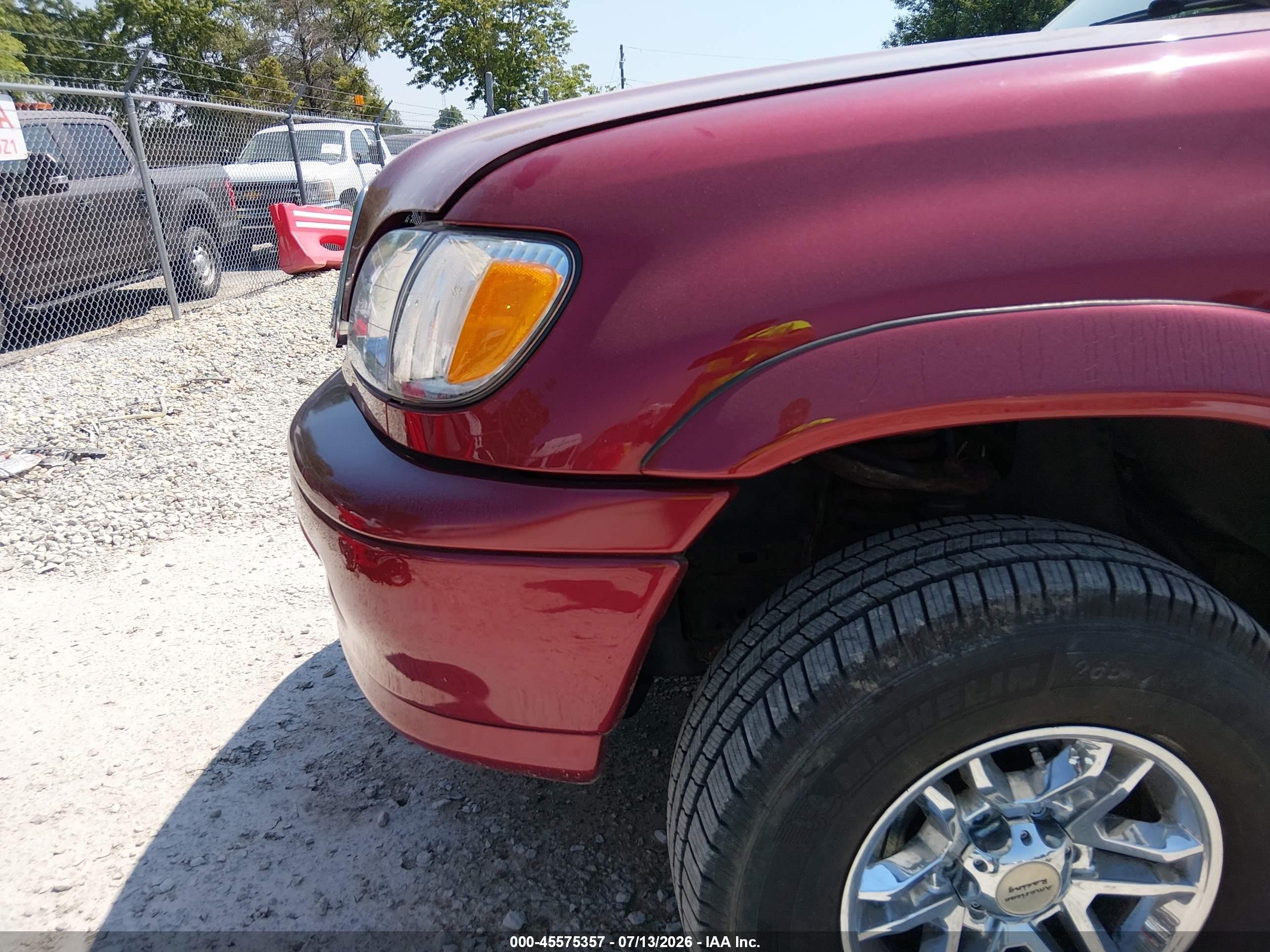 2000 Toyota Tundra Sr5 V8 Red vin: 5TBBT4417YS079078