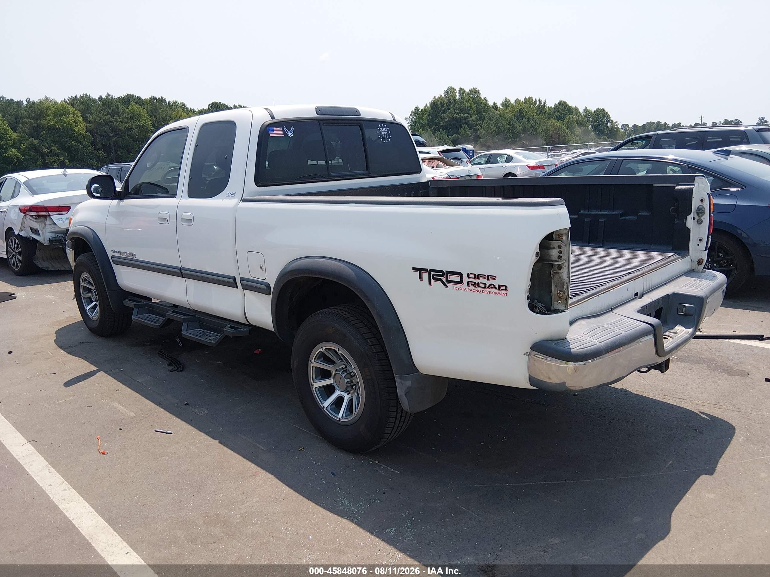 2002 Toyota Tundra Sr5 V8 White vin: 5TBBT44182S256566