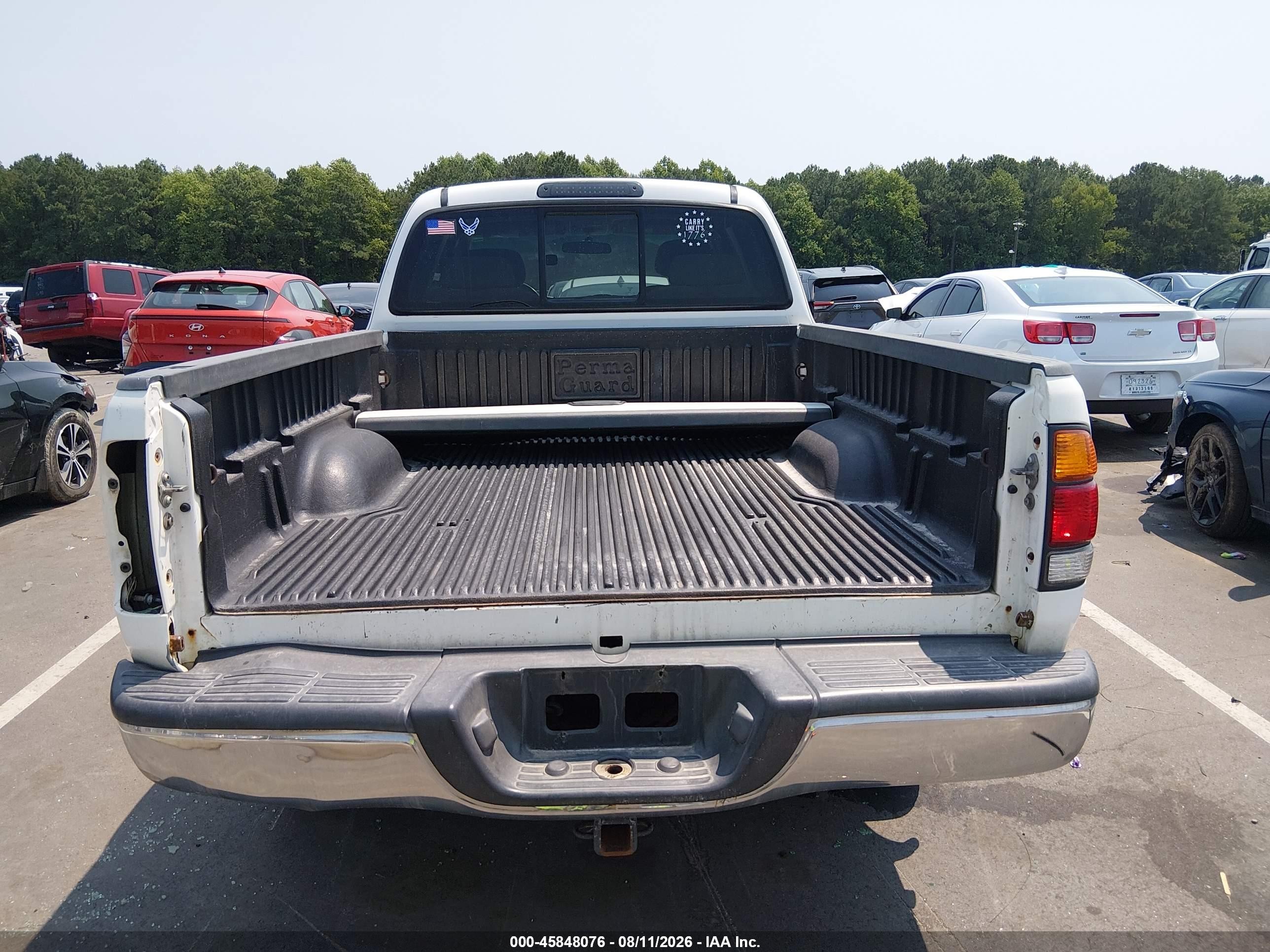 2002 Toyota Tundra Sr5 V8 White vin: 5TBBT44182S256566