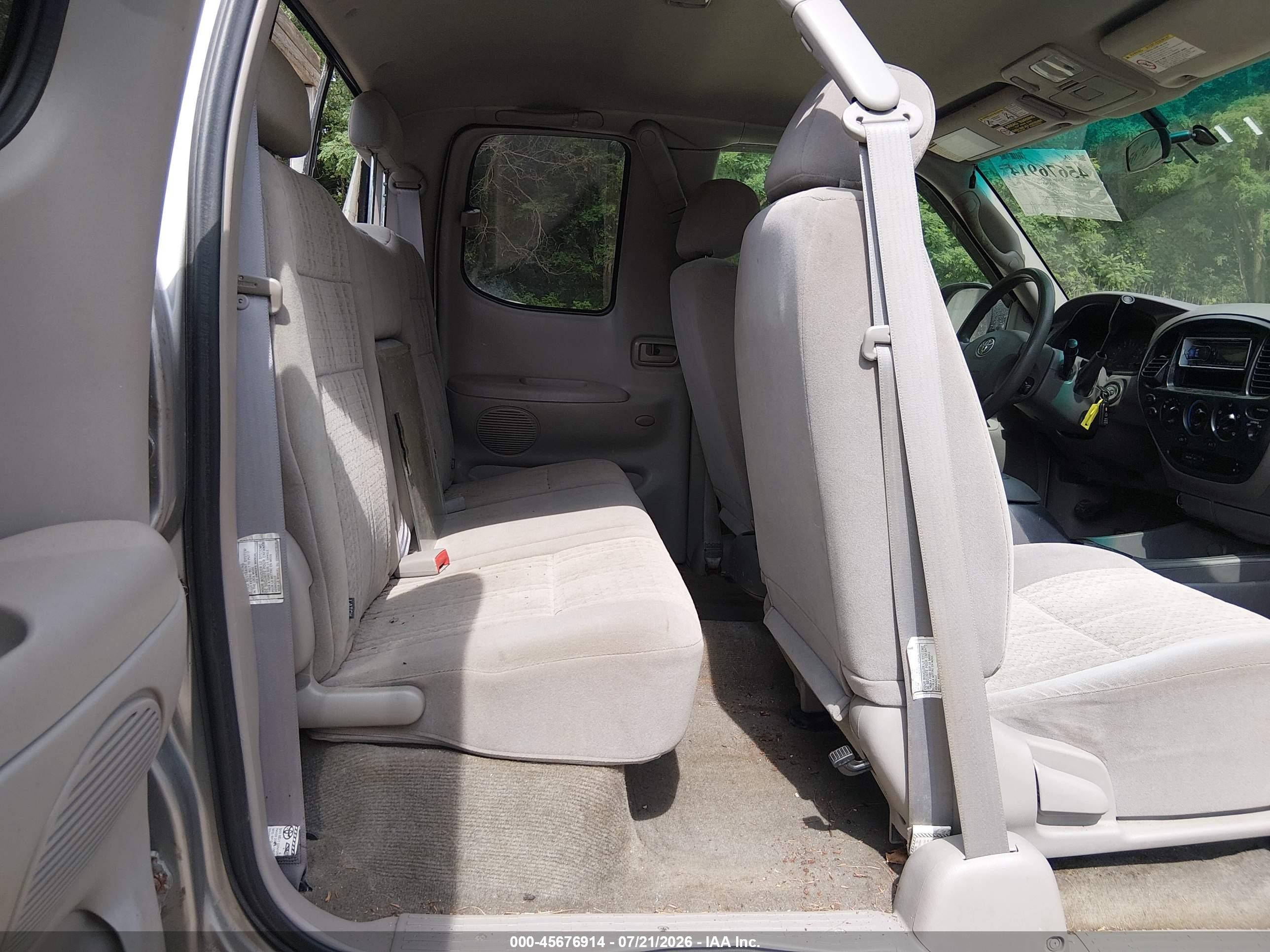 2003 Toyota Tundra Sr5 V8 Silver vin: 5TBBT44183S370343