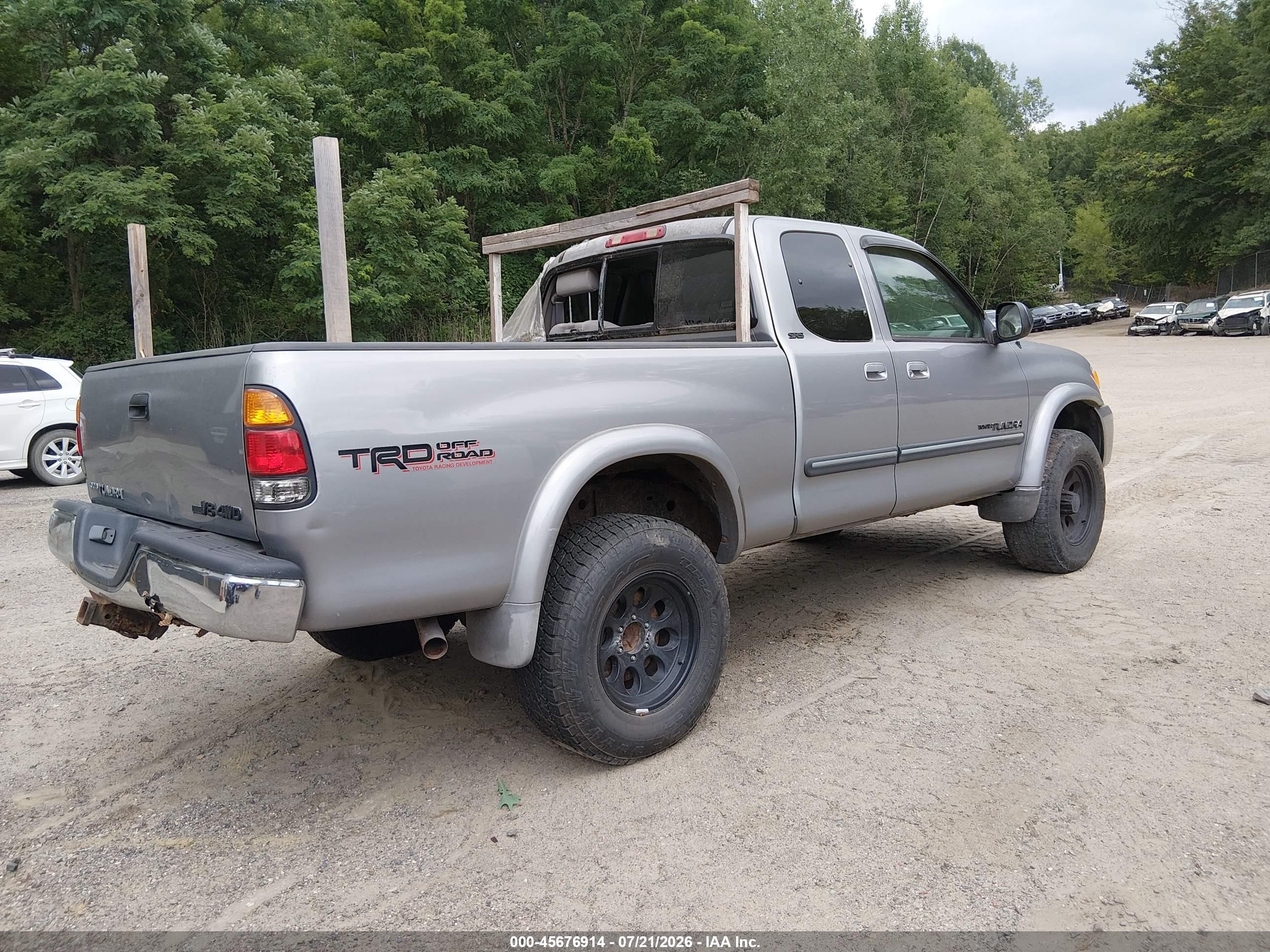 2003 Toyota Tundra Sr5 V8 Silver vin: 5TBBT44183S370343