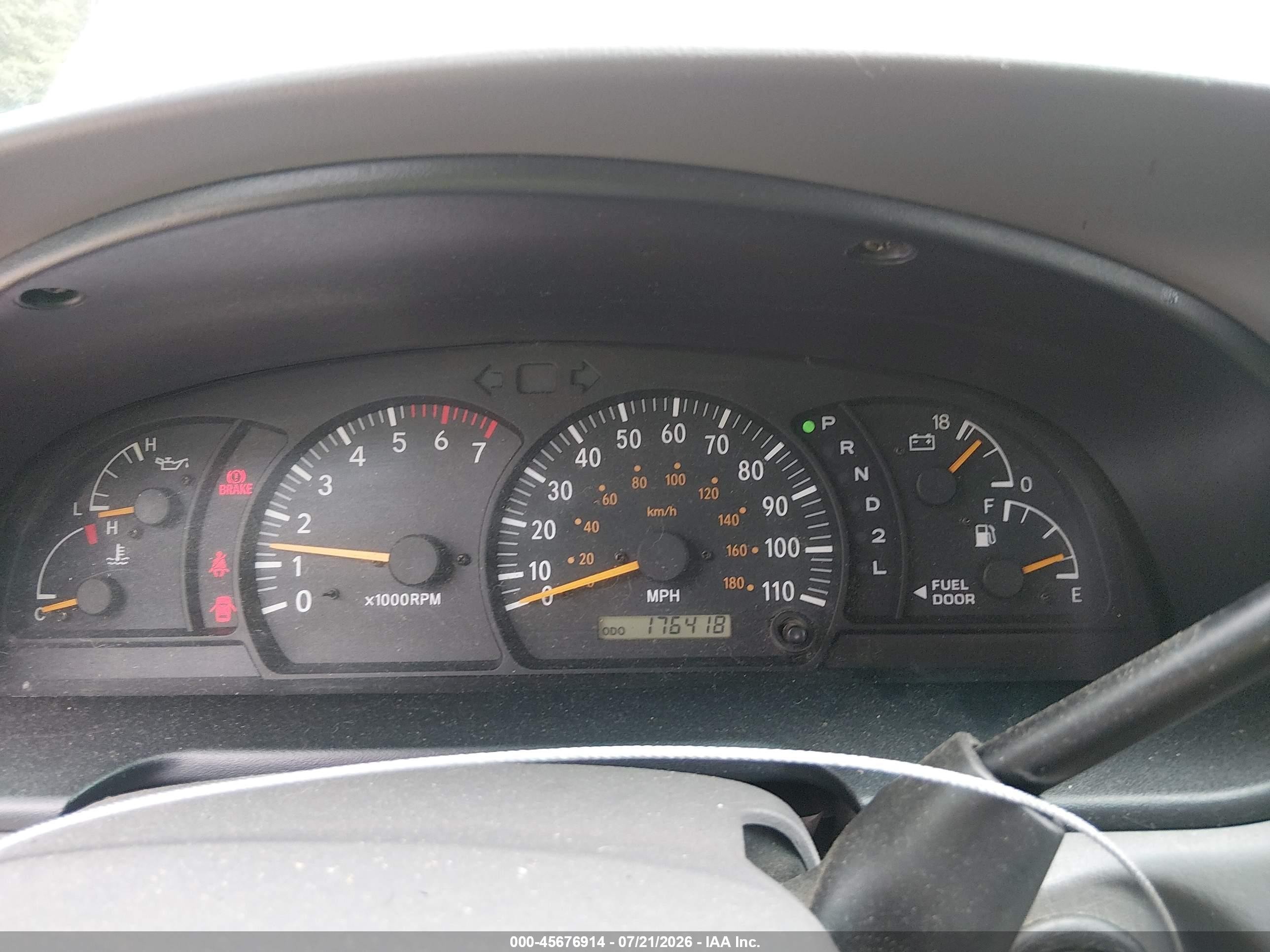 2003 Toyota Tundra Sr5 V8 Silver vin: 5TBBT44183S370343