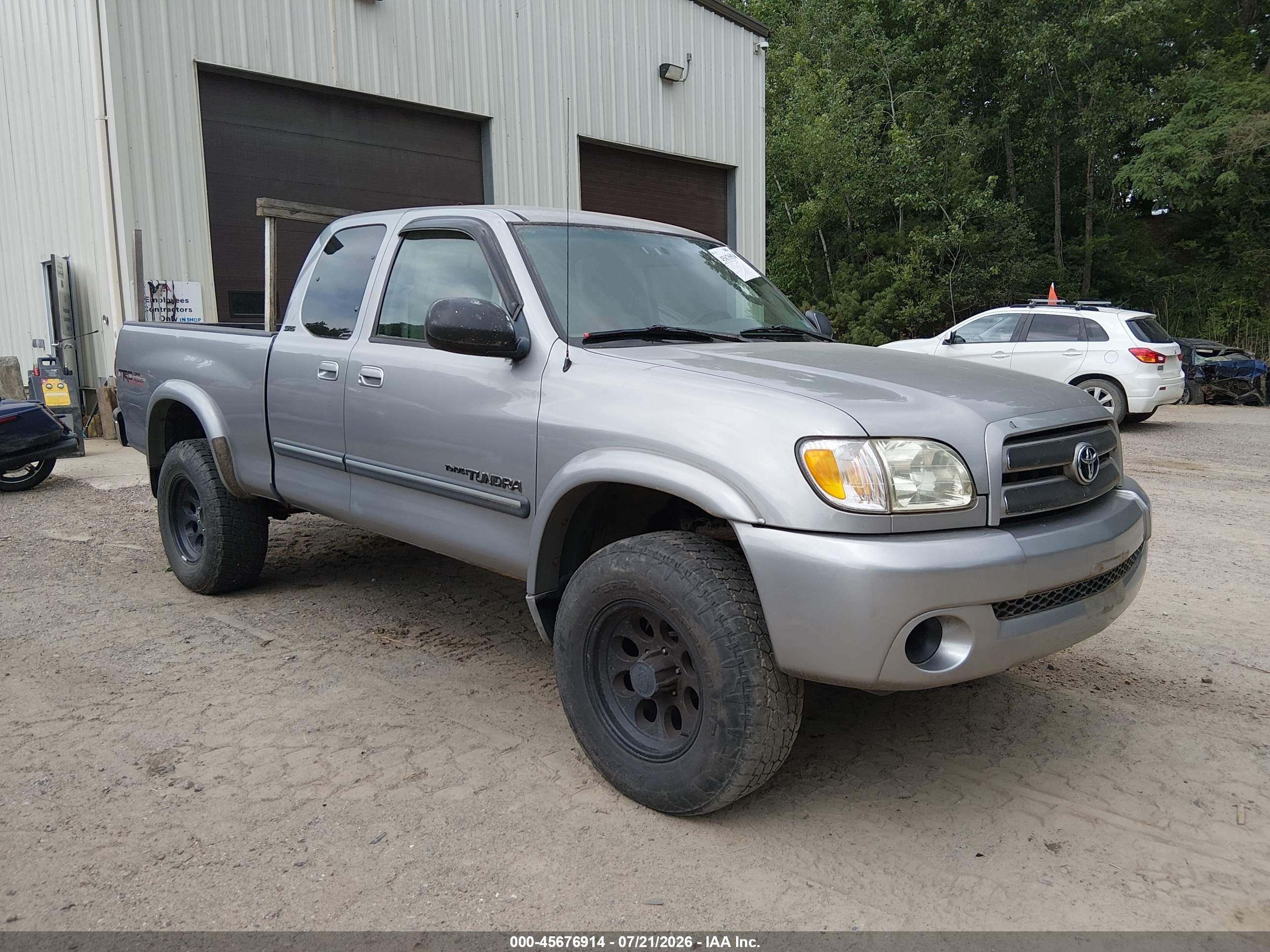 2003 Toyota Tundra Sr5 V8 Silver vin: 5TBBT44183S370343