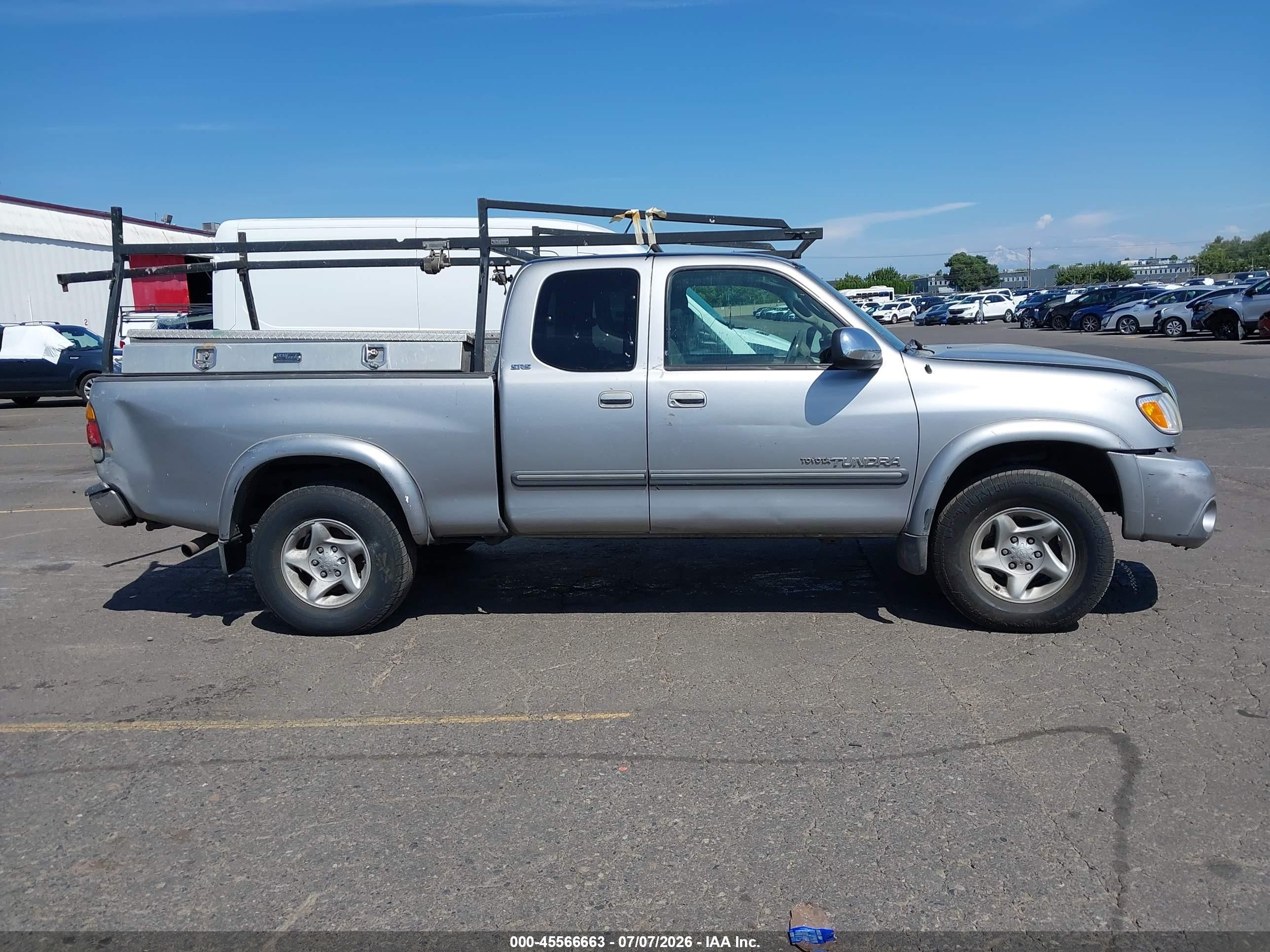 2003 Toyota Tundra Sr5 V8 Серебряный vin: 5TBBT44183S434154