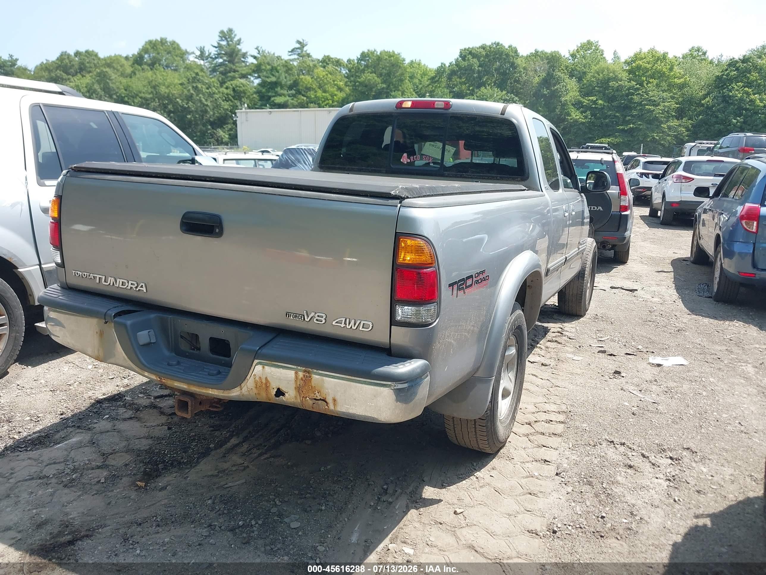 2004 Toyota Tundra Sr5 V8 Silver vin: 5TBBT44184S449190