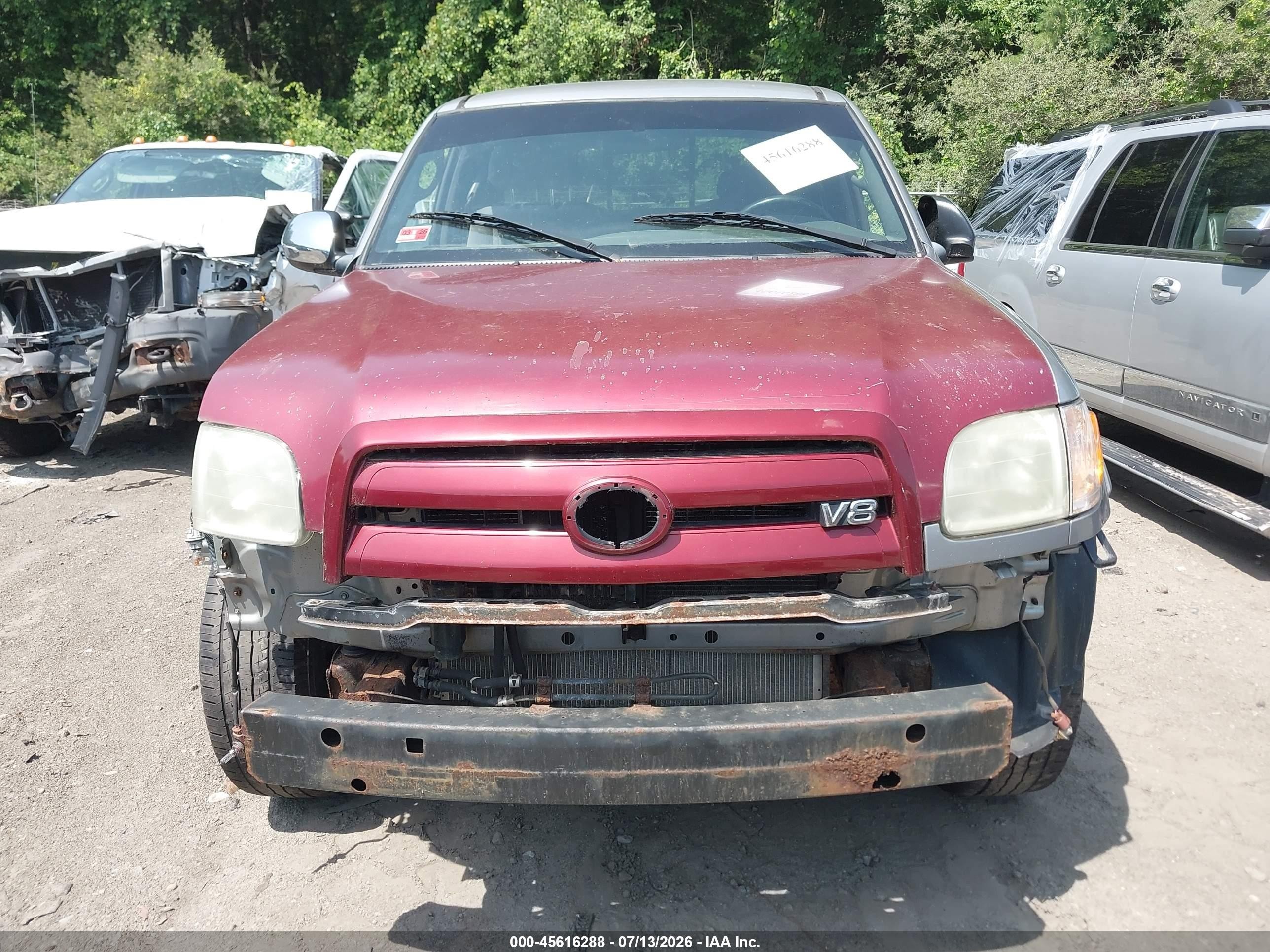 2004 Toyota Tundra Sr5 V8 Silver vin: 5TBBT44184S449190