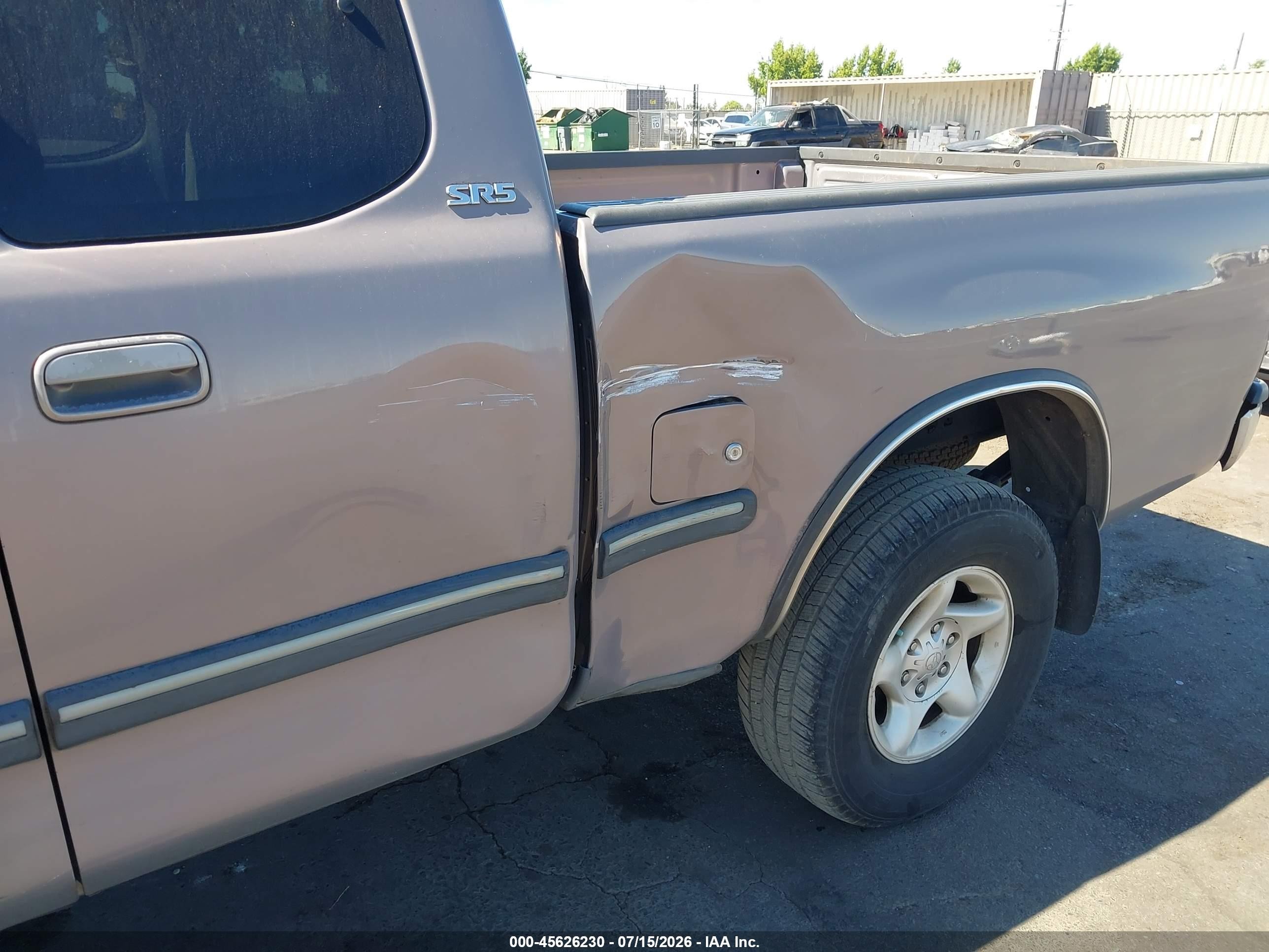 2002 Toyota Tundra Sr5 V8 Champagne vin: 5TBBT44192S327824