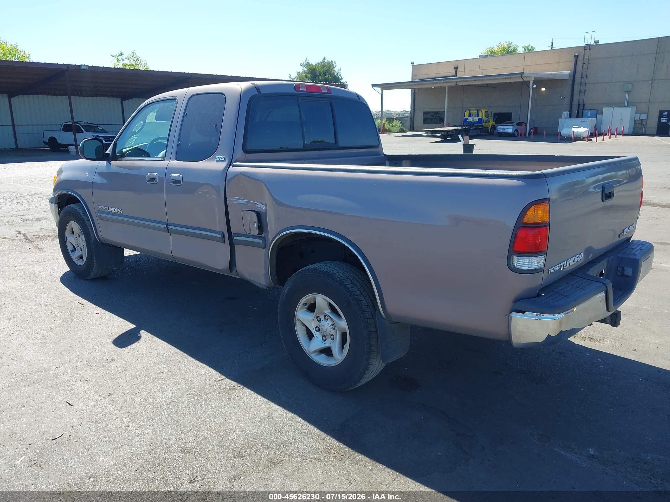 2002 Toyota Tundra Sr5 V8 Champagne vin: 5TBBT44192S327824