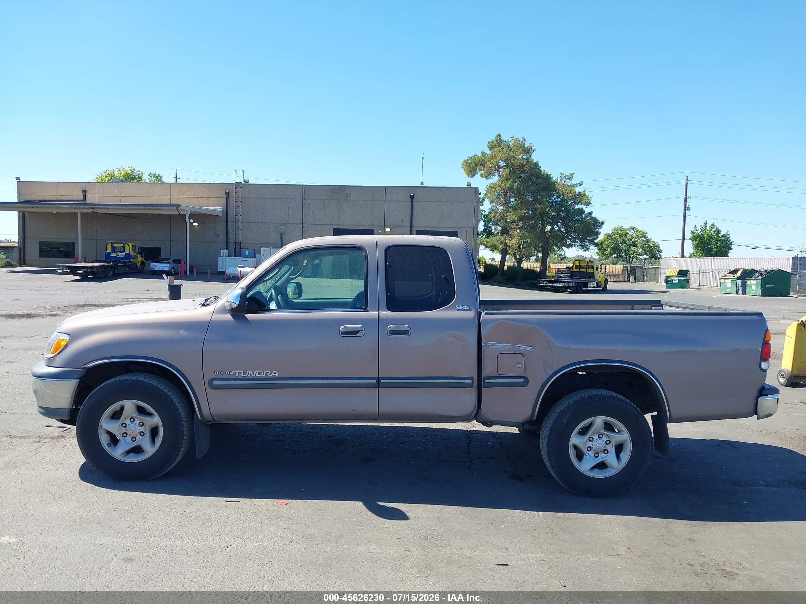 2002 Toyota Tundra Sr5 V8 Champagne vin: 5TBBT44192S327824