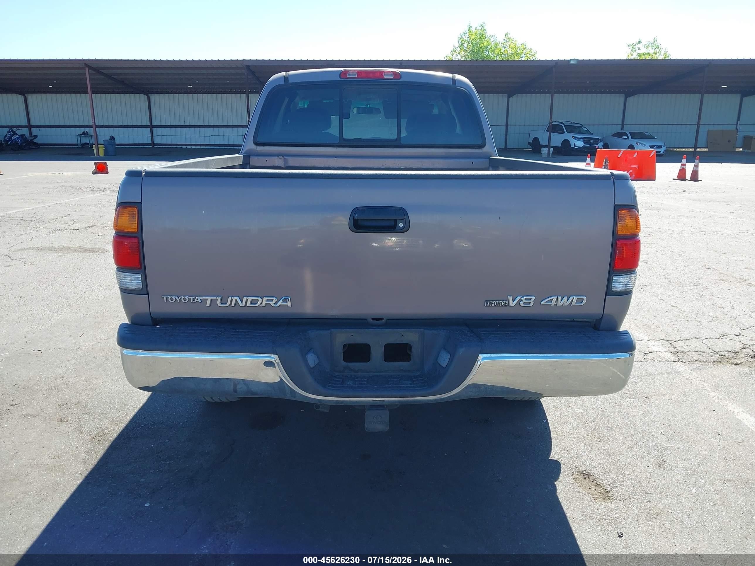 2002 Toyota Tundra Sr5 V8 Champagne vin: 5TBBT44192S327824