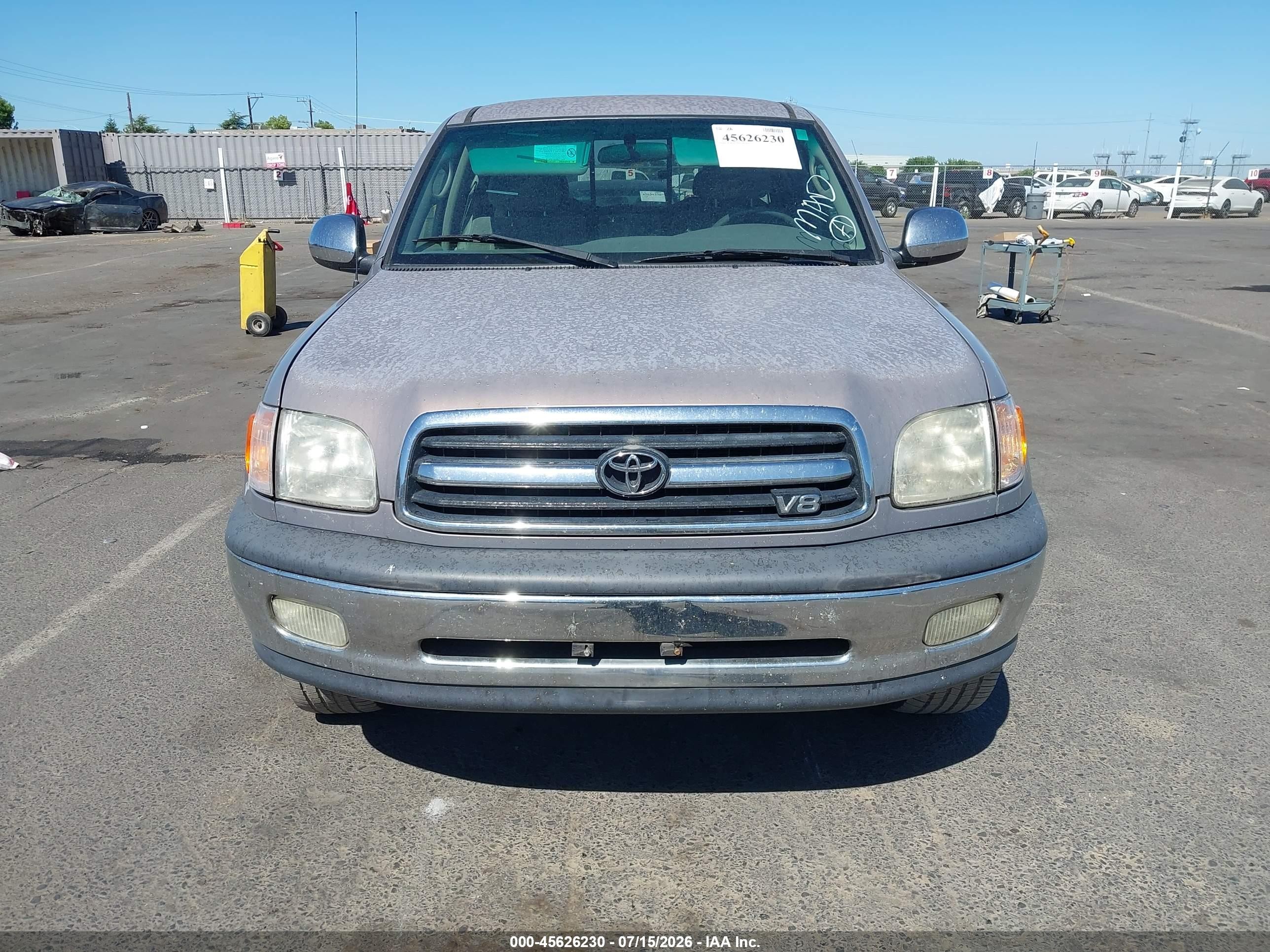 2002 Toyota Tundra Sr5 V8 Champagne vin: 5TBBT44192S327824