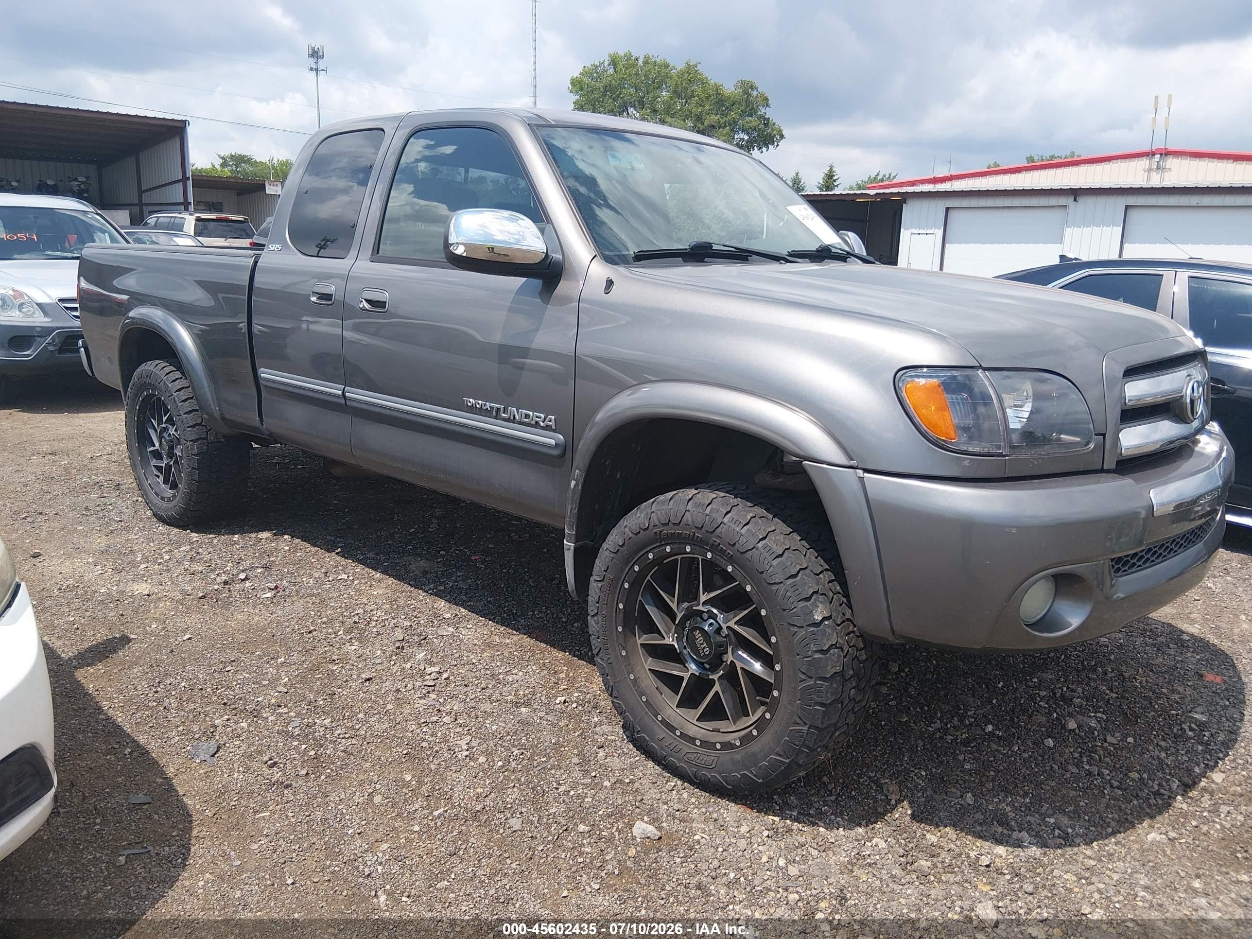 2004 Toyota Tundra Sr5 V8 Gray vin: 5TBBT44194S454642