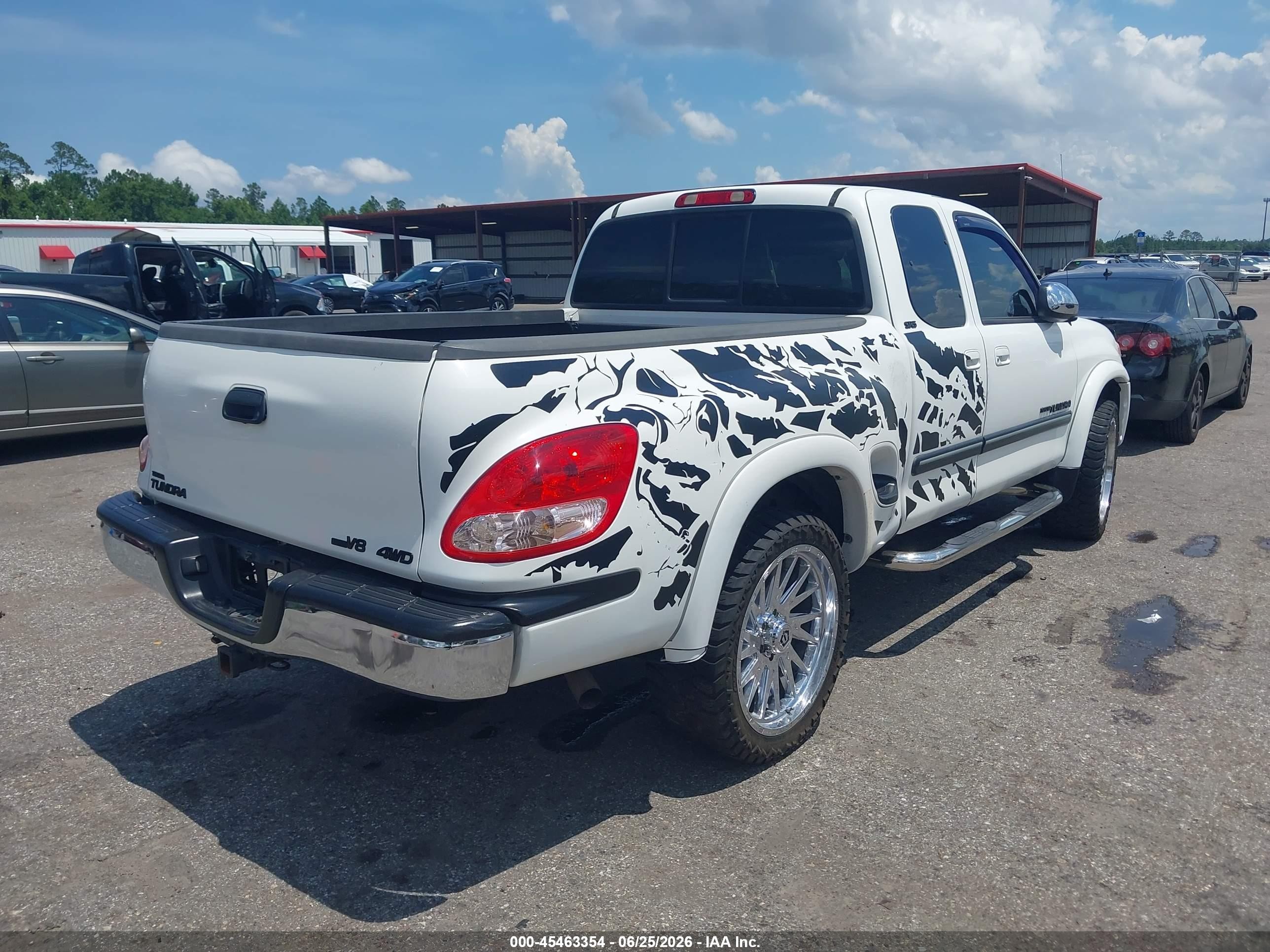 2005 Toyota Tundra Sr5 V8 White vin: 5TBBT44195S463407