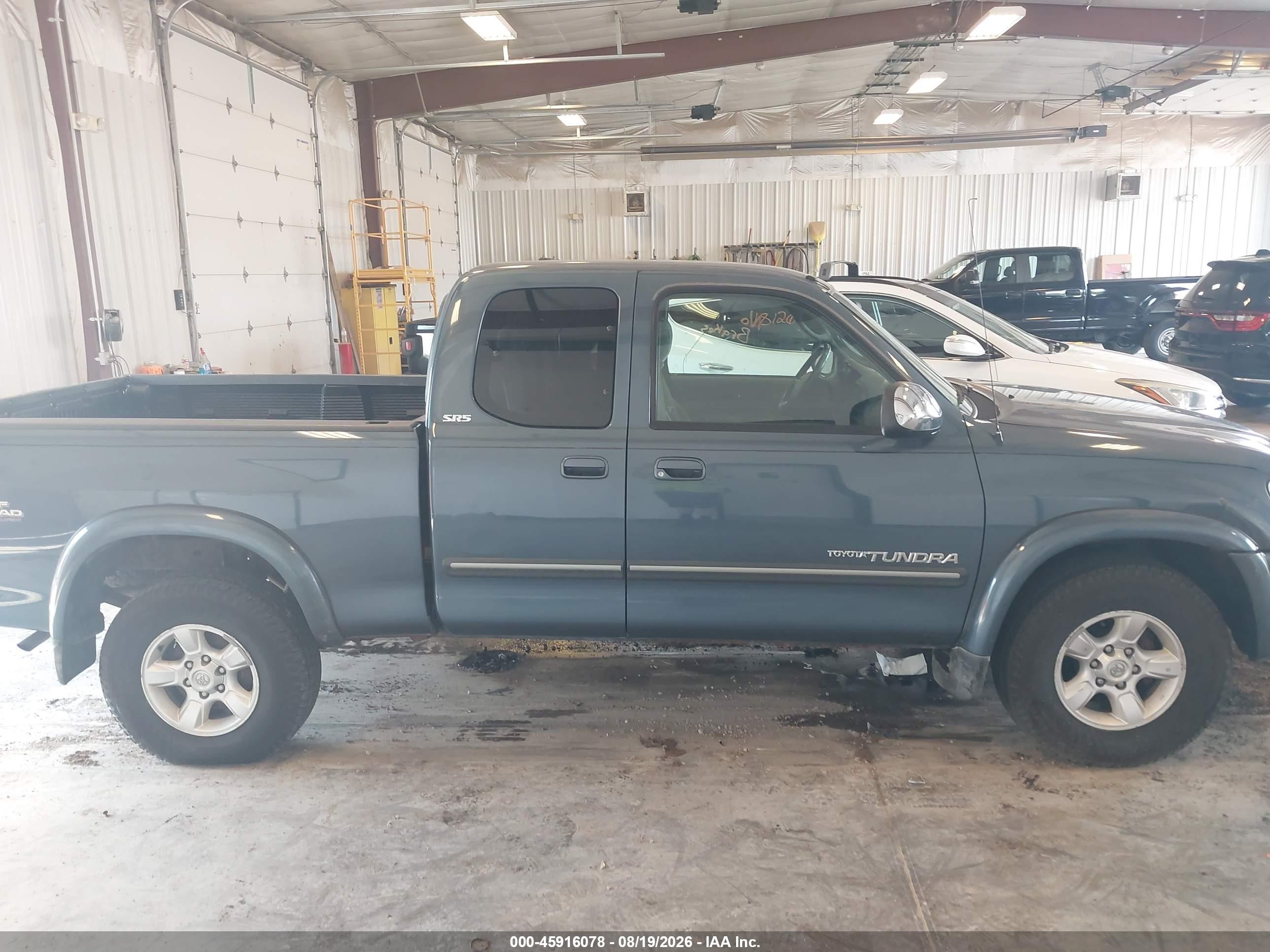 2005 Toyota Tundra Sr5 V8 Gray vin: 5TBBT44195S470499