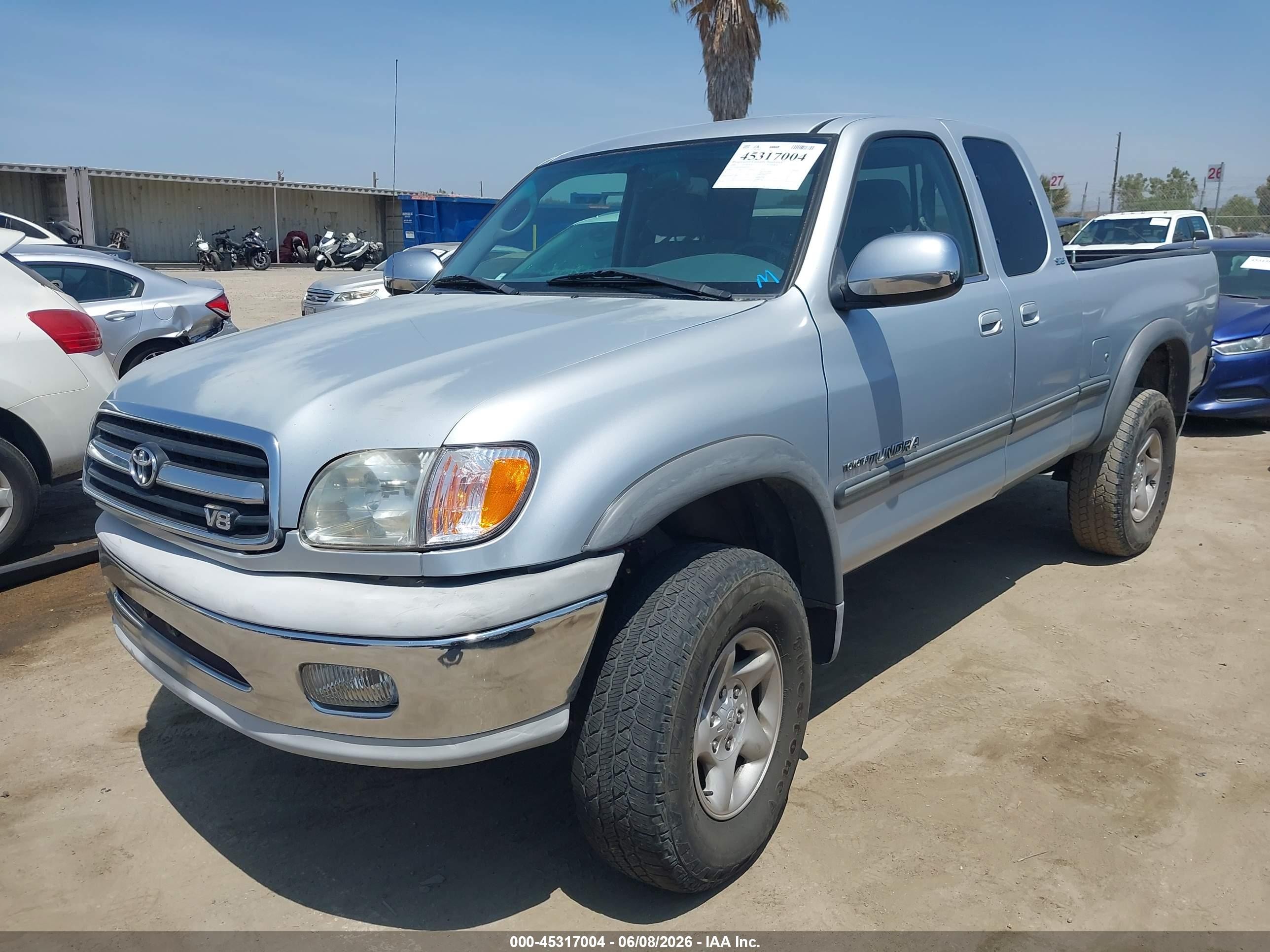 2000 Toyota Tundra Sr5 V8 Gray vin: 5TBBT4419YS022591