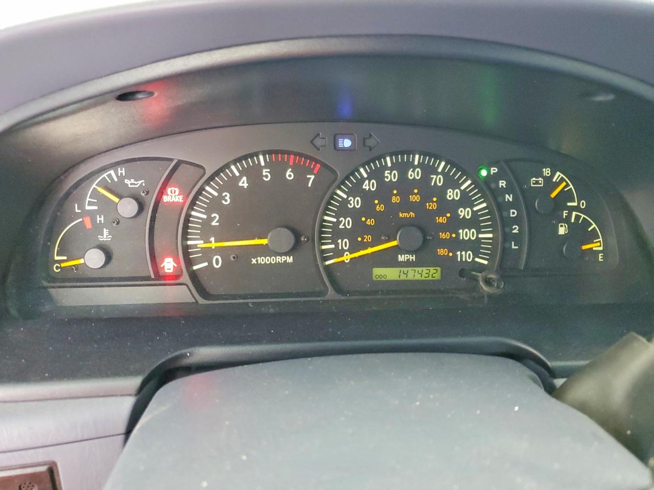 2000 Toyota Tundra Sr5 Silver vin: 5TBBT4419YS044686