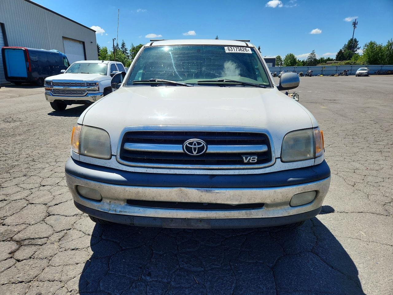 2000 Toyota Tundra Sr5 White vin: 5TBBT4419YS098022