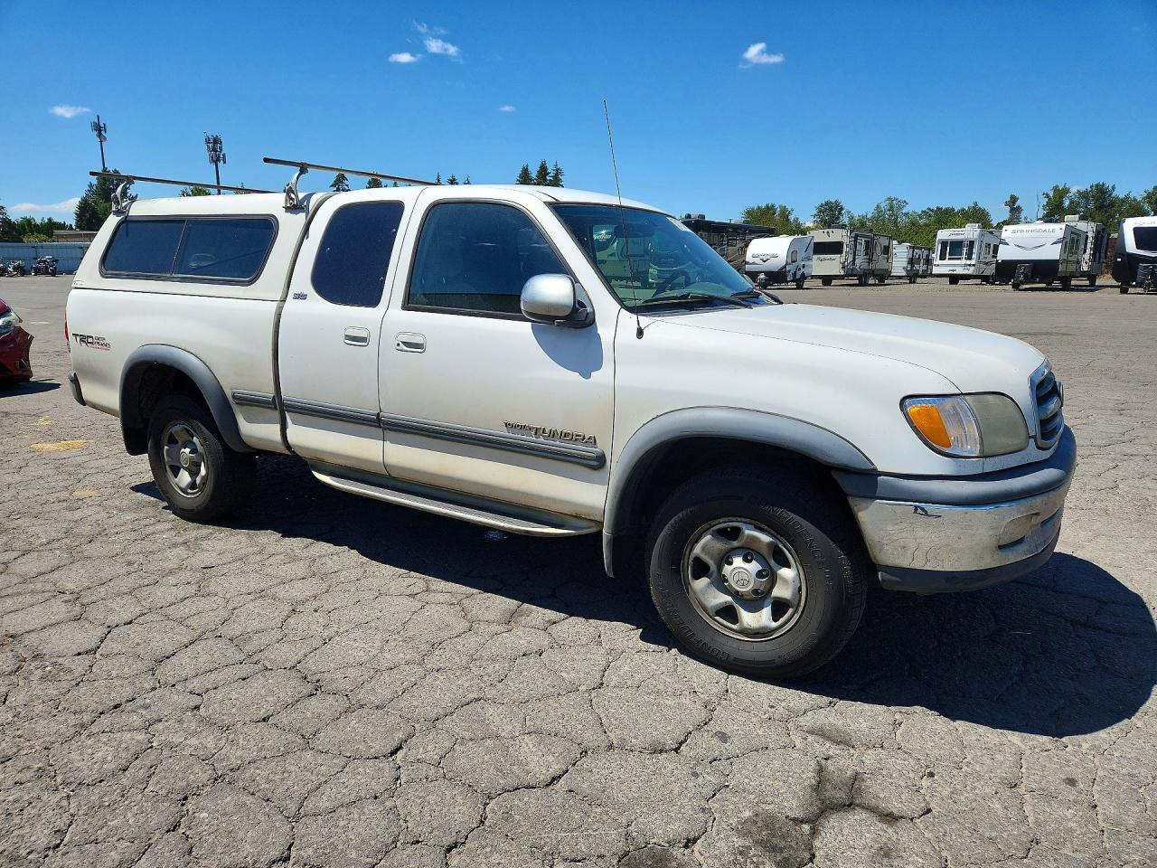 2000 Toyota Tundra Sr5 White vin: 5TBBT4419YS098022