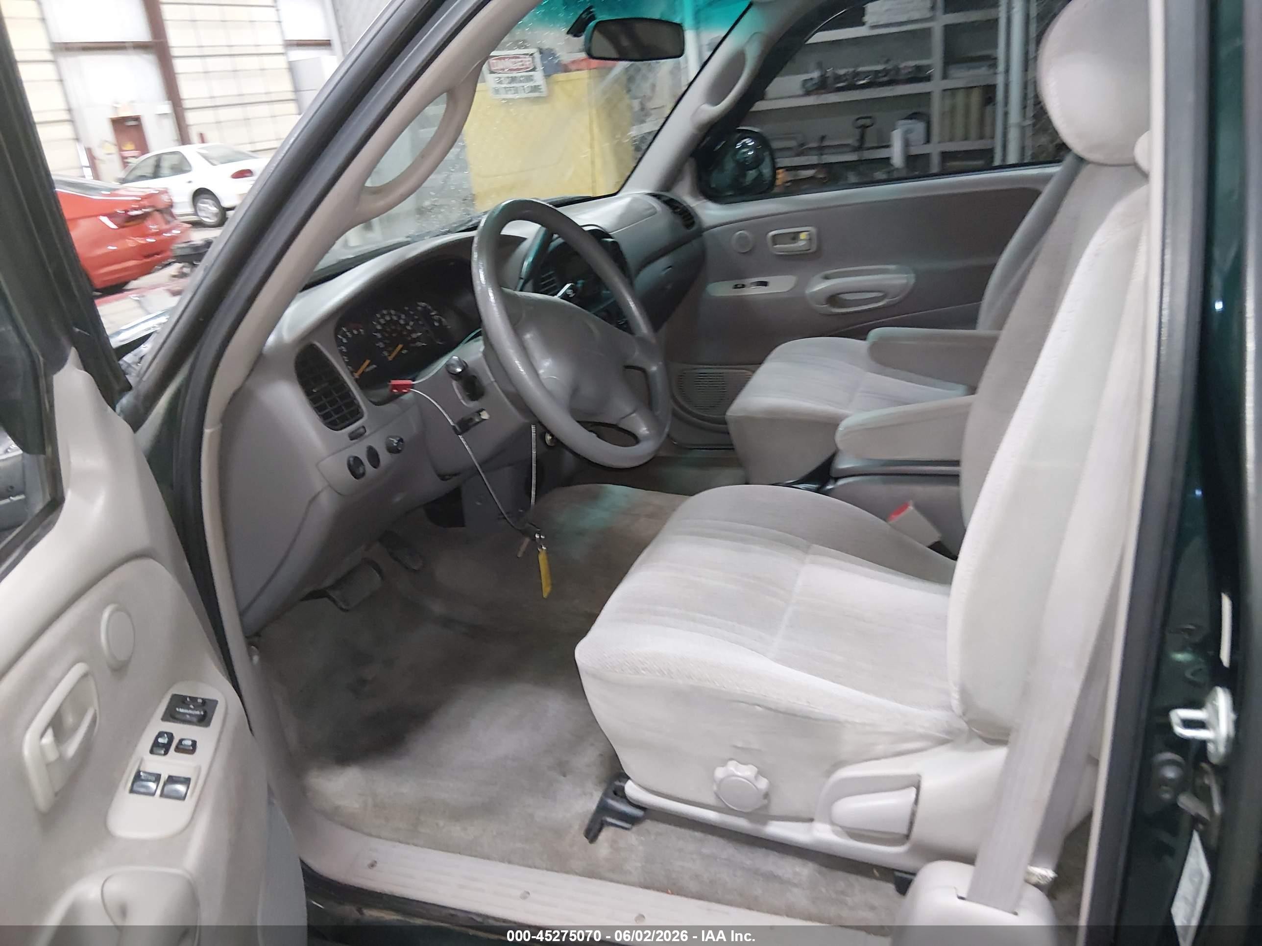 2001 Toyota Tundra Sr5 V8 Green vin: 5TBBT441X1S126741