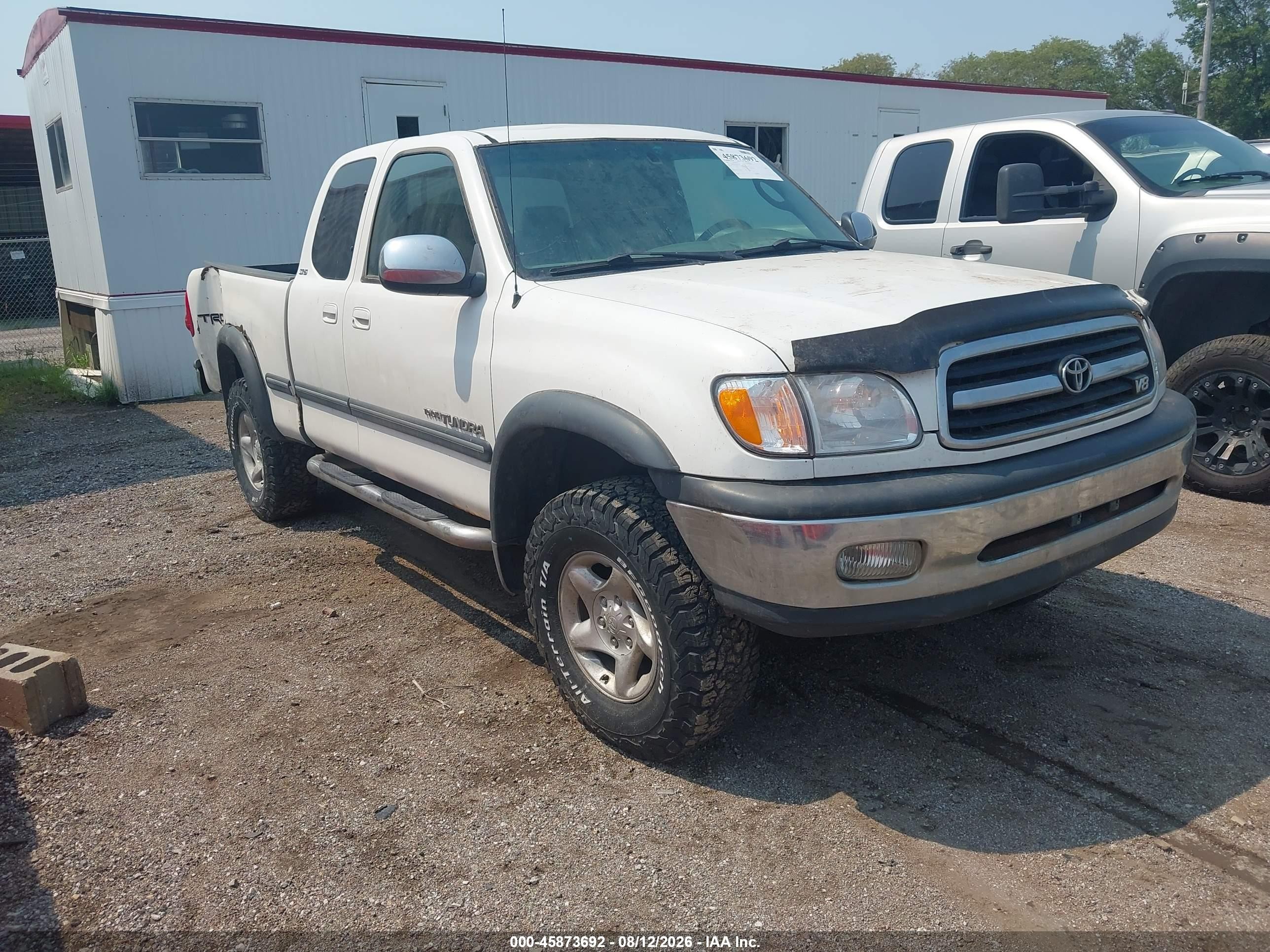 2002 Toyota Tundra Sr5 V8 Белый vin: 5TBBT441X2S253149