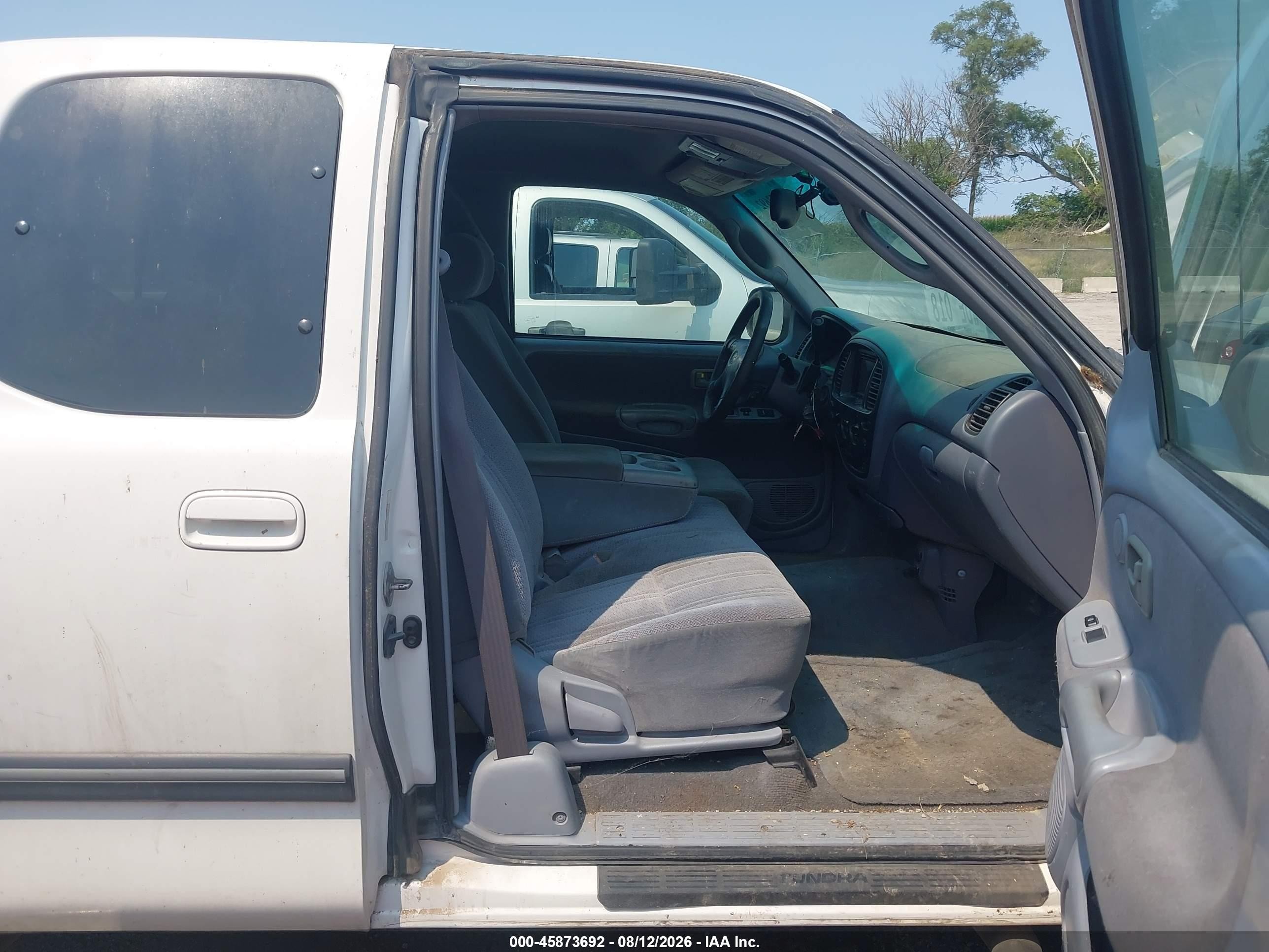 2002 Toyota Tundra Sr5 V8 Белый vin: 5TBBT441X2S253149
