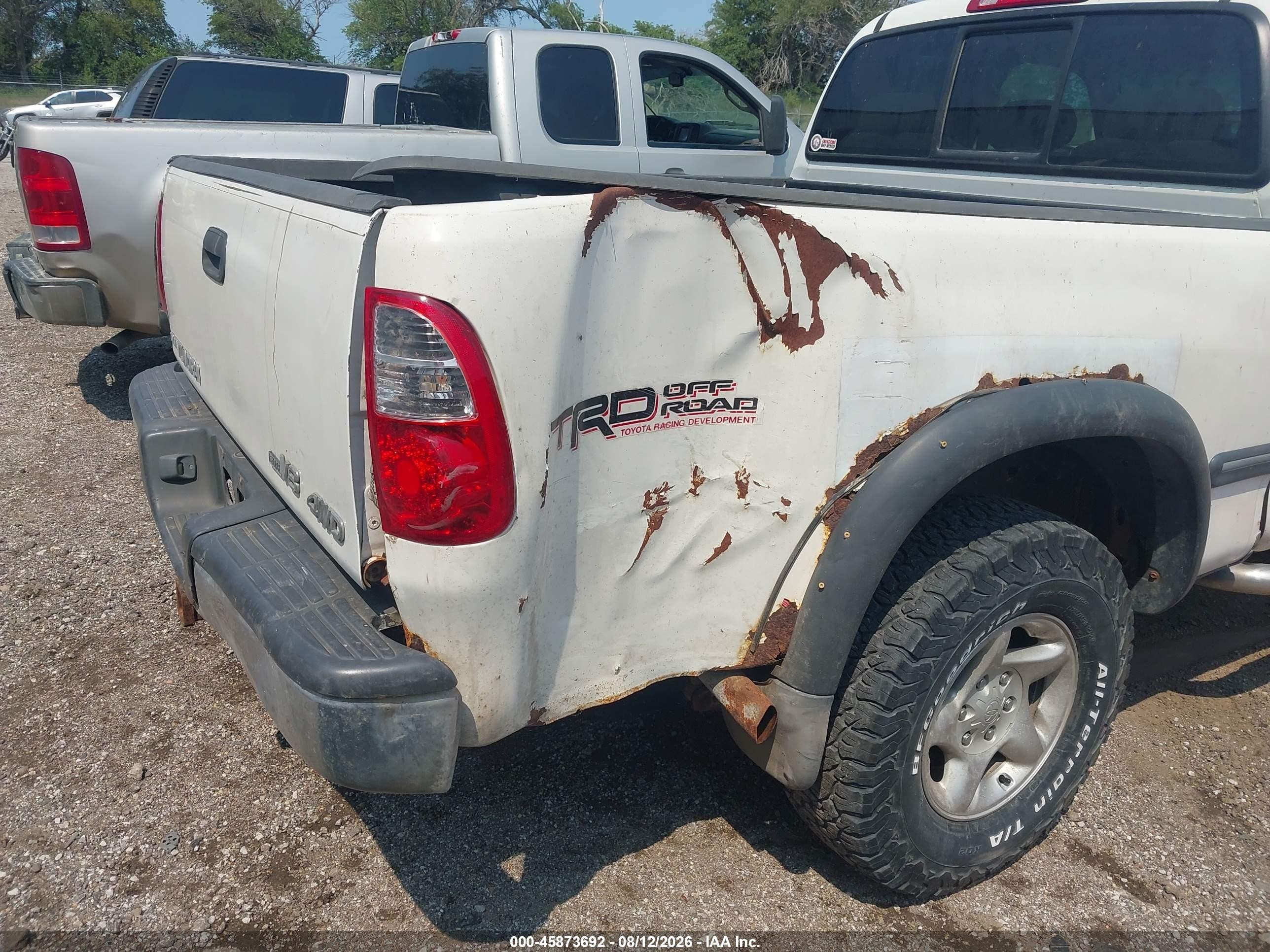 2002 Toyota Tundra Sr5 V8 Белый vin: 5TBBT441X2S253149