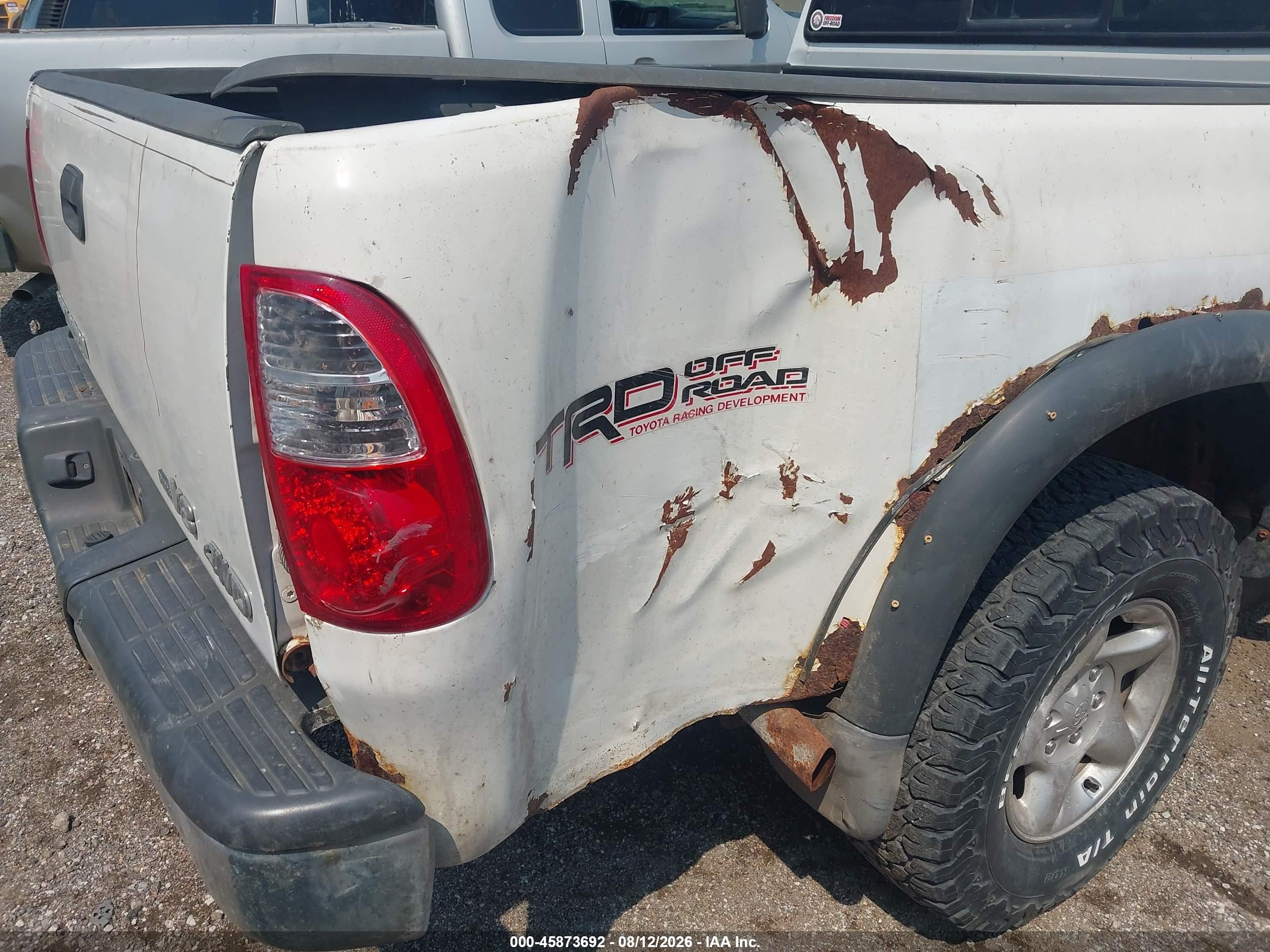 2002 Toyota Tundra Sr5 V8 Белый vin: 5TBBT441X2S253149