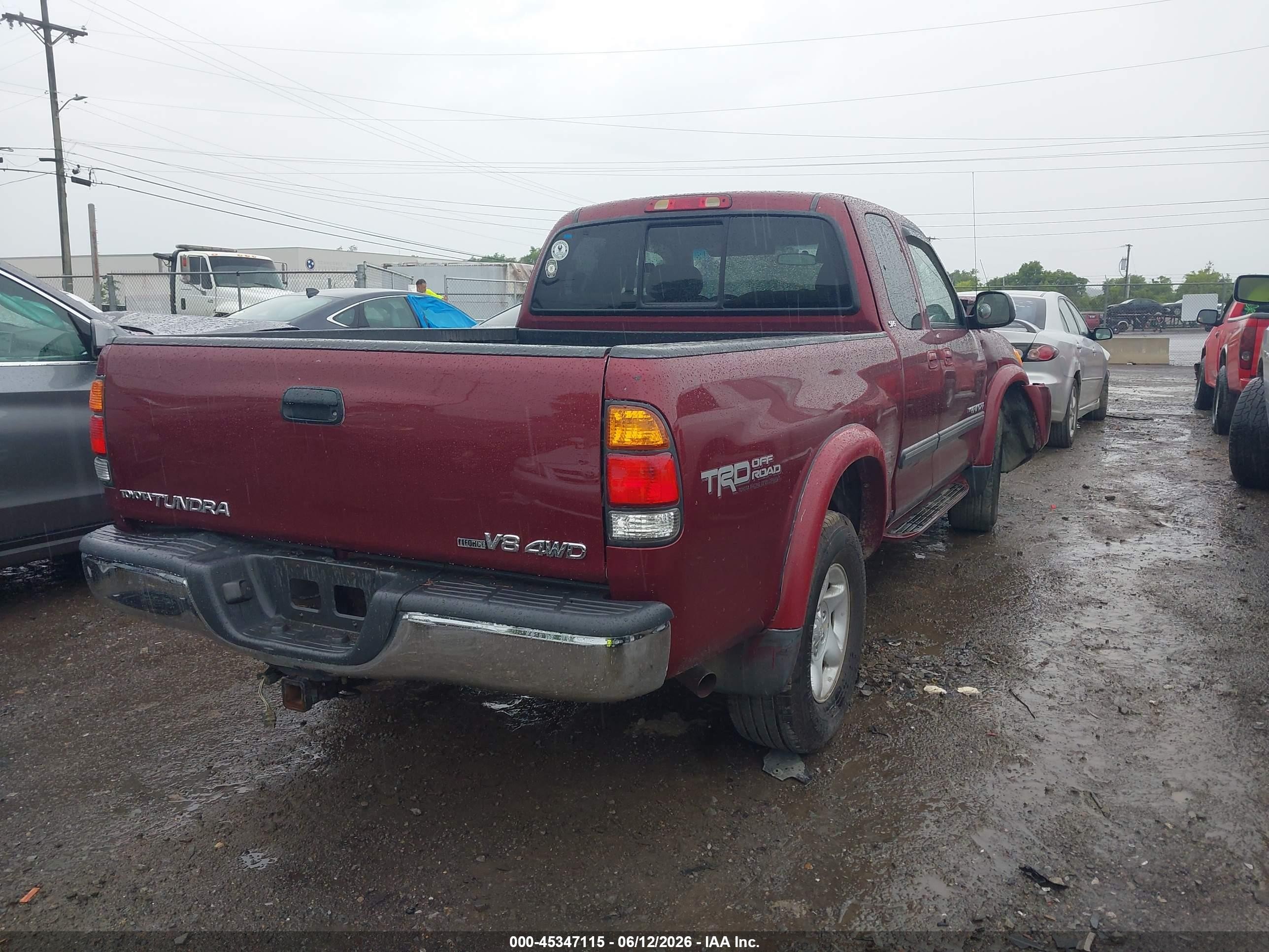 2003 Toyota Tundra Sr5 V8 Red vin: 5TBBT441X3S424192