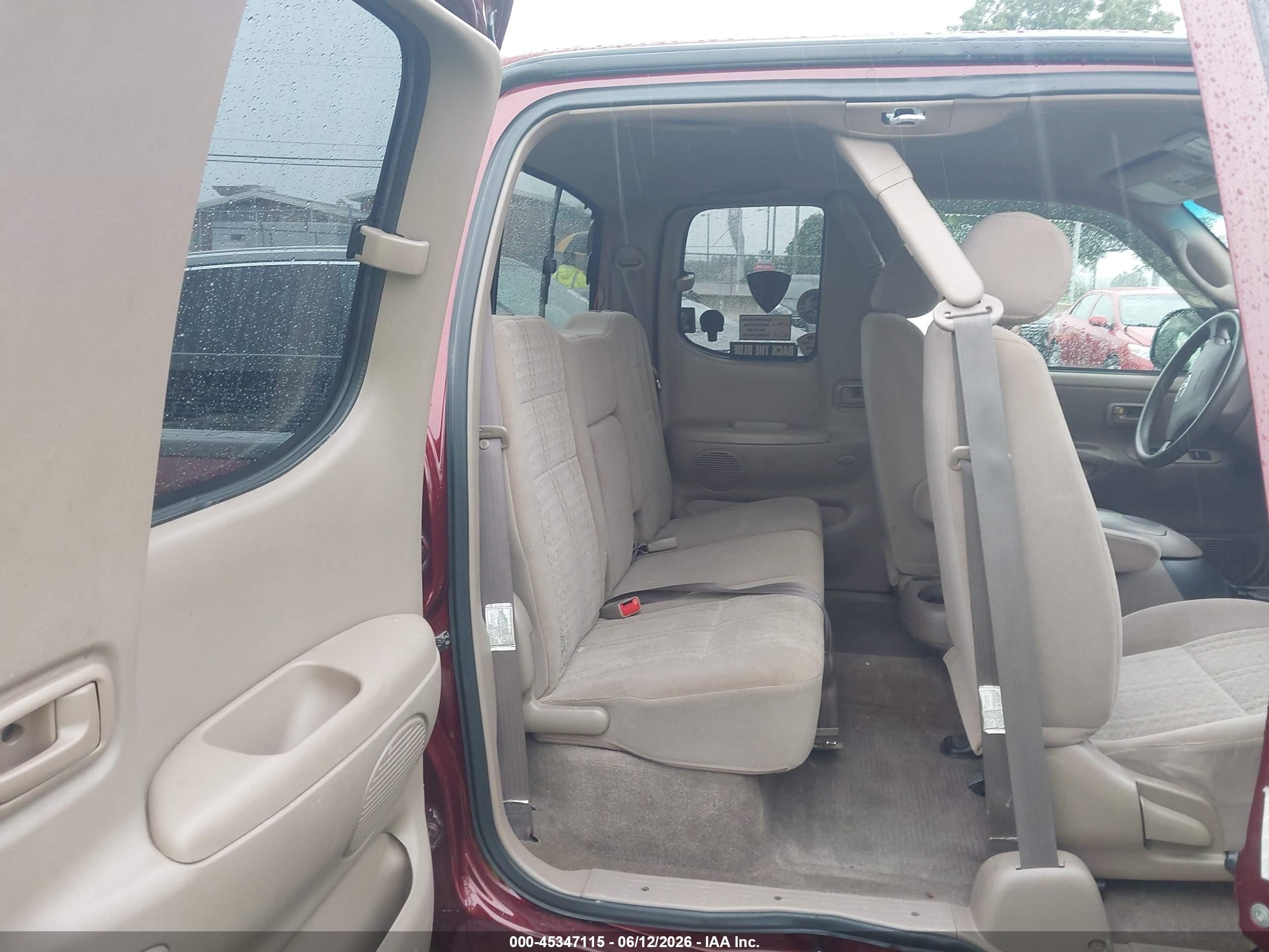 2003 Toyota Tundra Sr5 V8 Red vin: 5TBBT441X3S424192