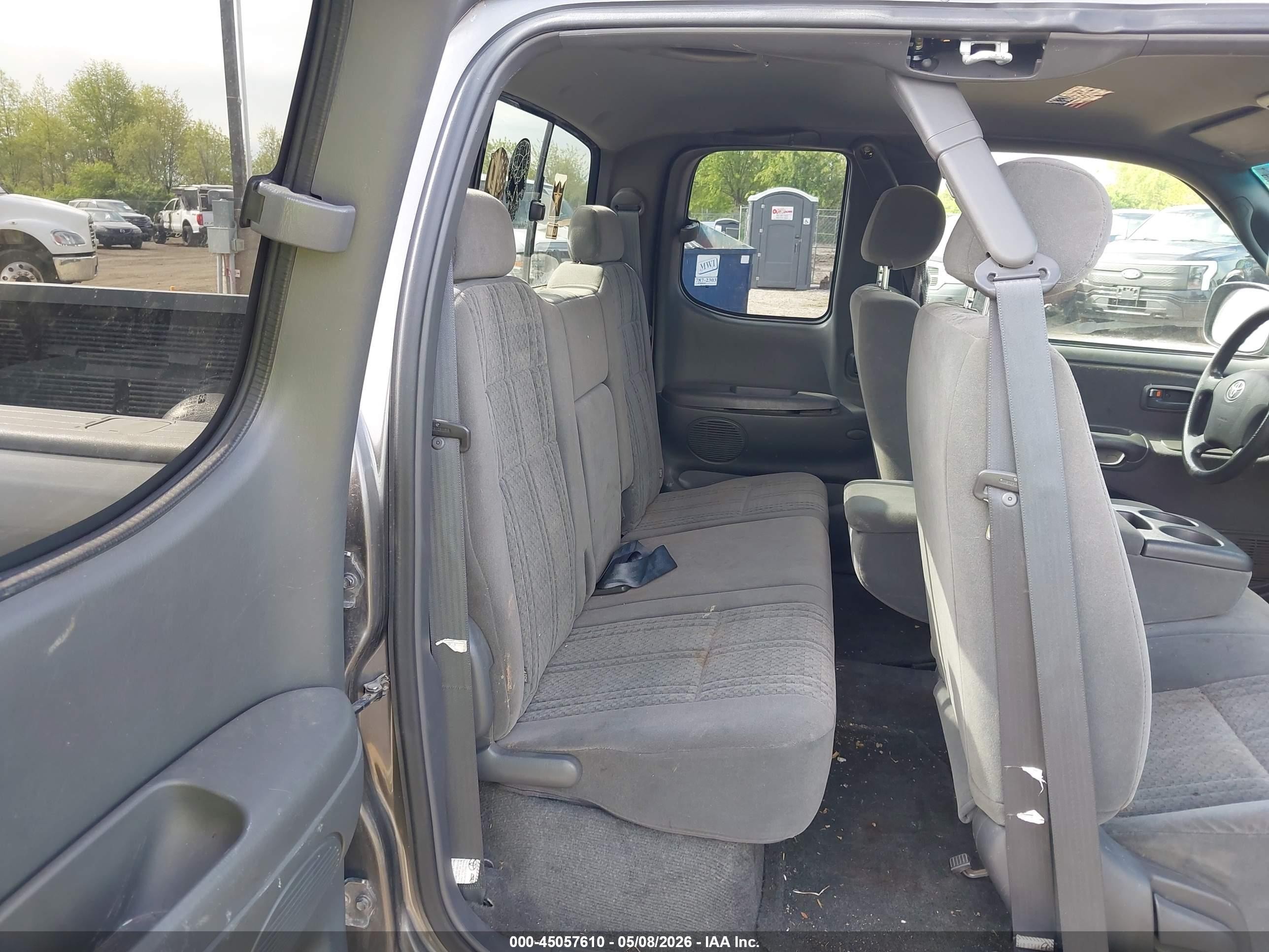 2004 Toyota Tundra Sr5 V8 Серый vin: 5TBBT441X4S441673