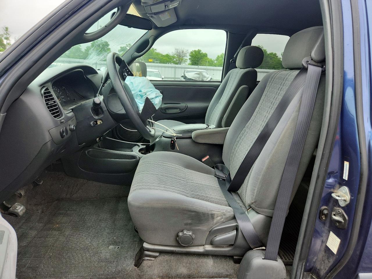 2004 Toyota Tundra Access Cab Sr5 Blue vin: 5TBBT441X4S445609