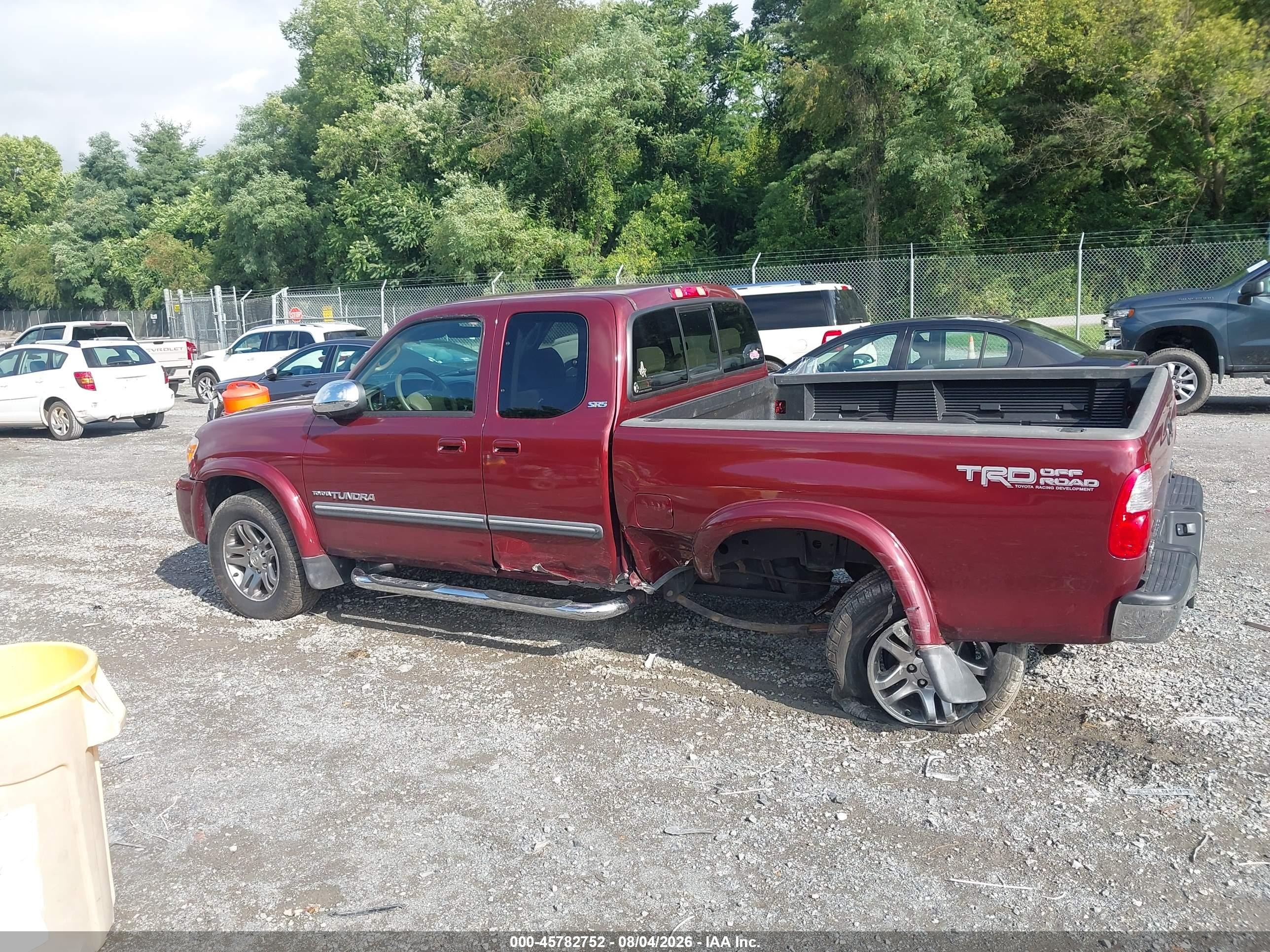 2005 Toyota Tundra Sr5 V8 Burgundy vin: 5TBBT441X5S457356