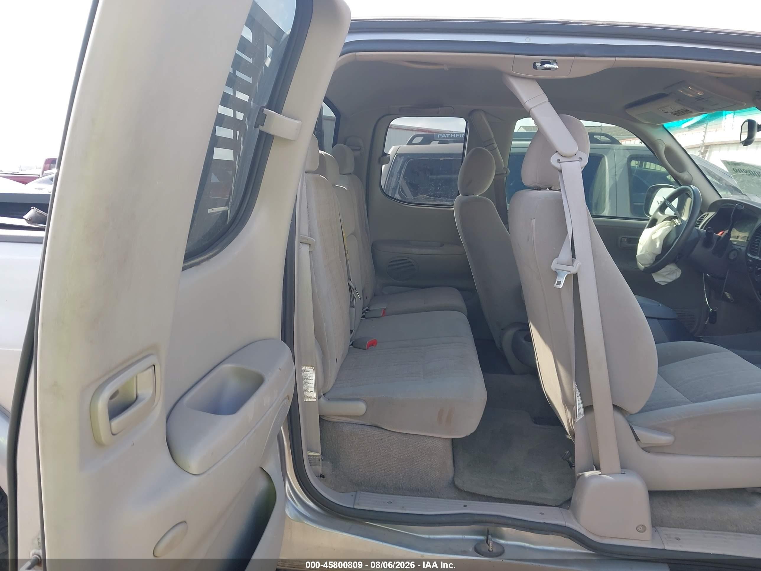 2005 Toyota Tundra Sr5 V8 Silver vin: 5TBBT441X5S466073