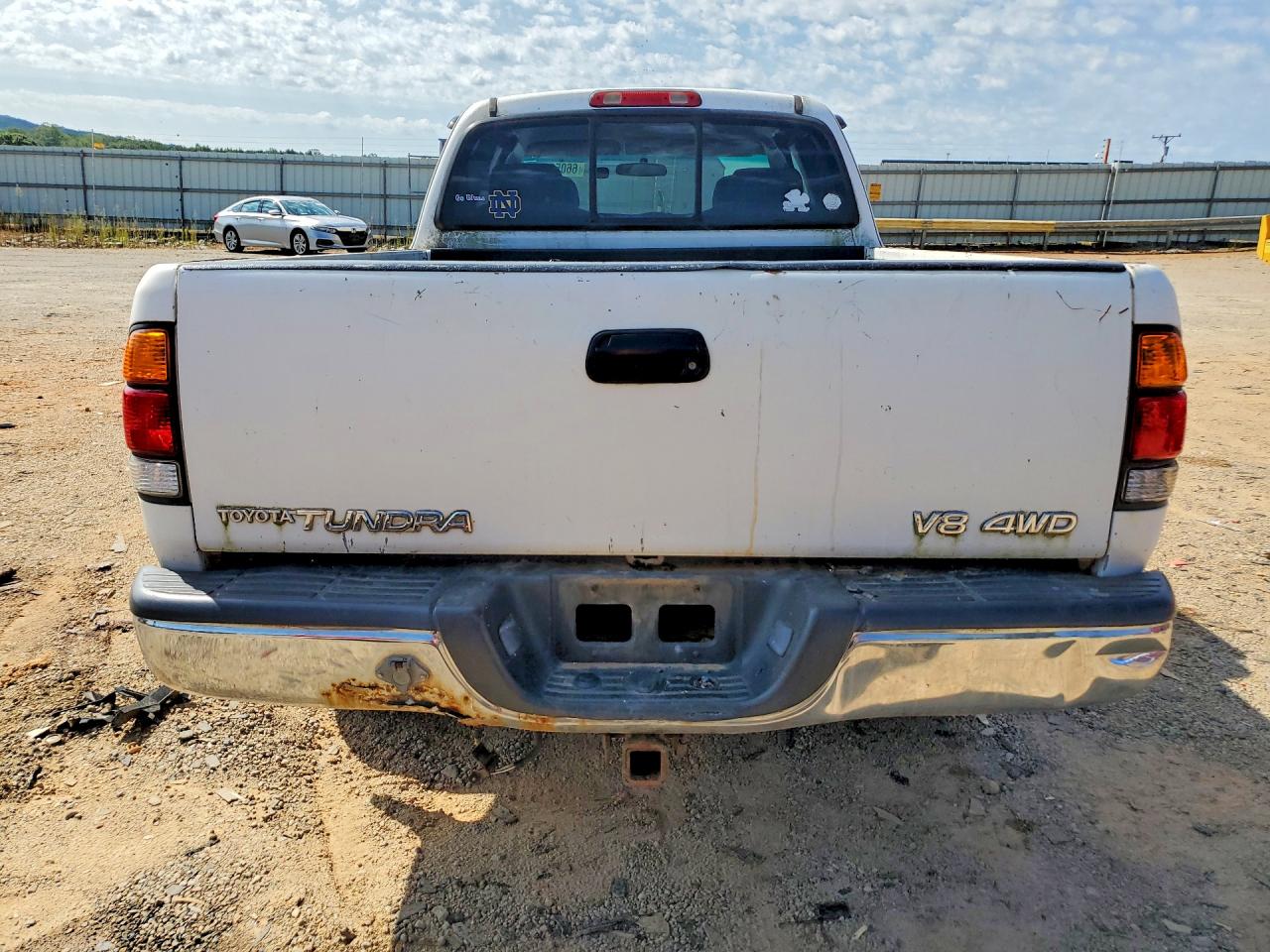 2000 Toyota Tundra Sr5 White vin: 5TBBT441XYS030375