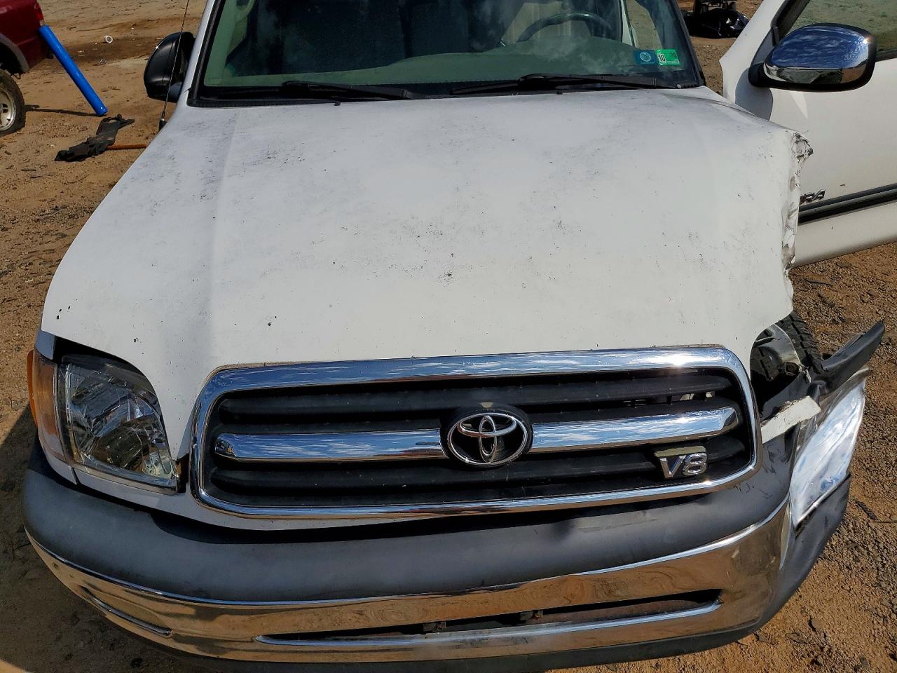 2000 Toyota Tundra Sr5 White vin: 5TBBT441XYS030375