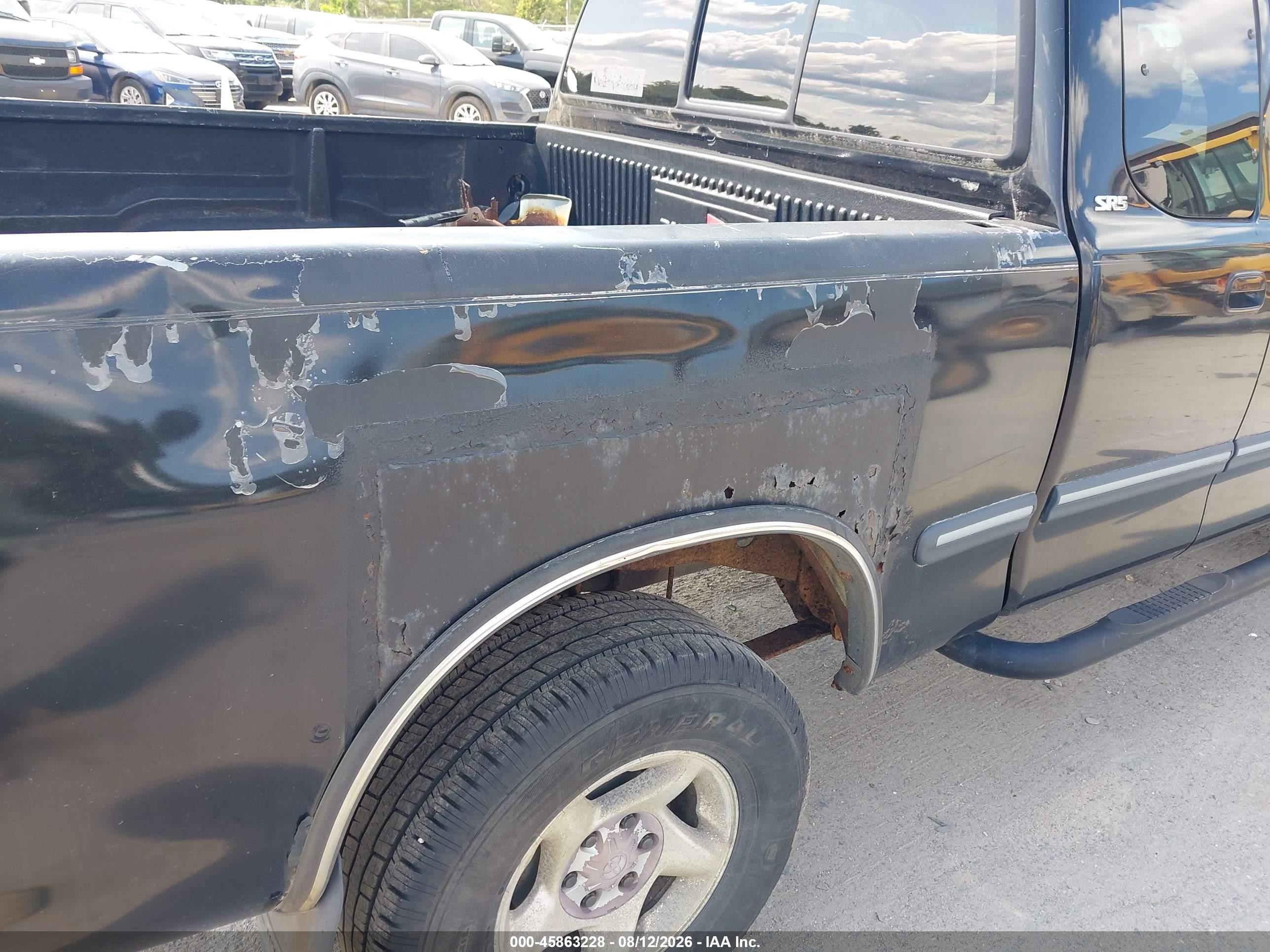 2000 Toyota Tundra Sr5 V8 Black vin: 5TBBT441XYS047368