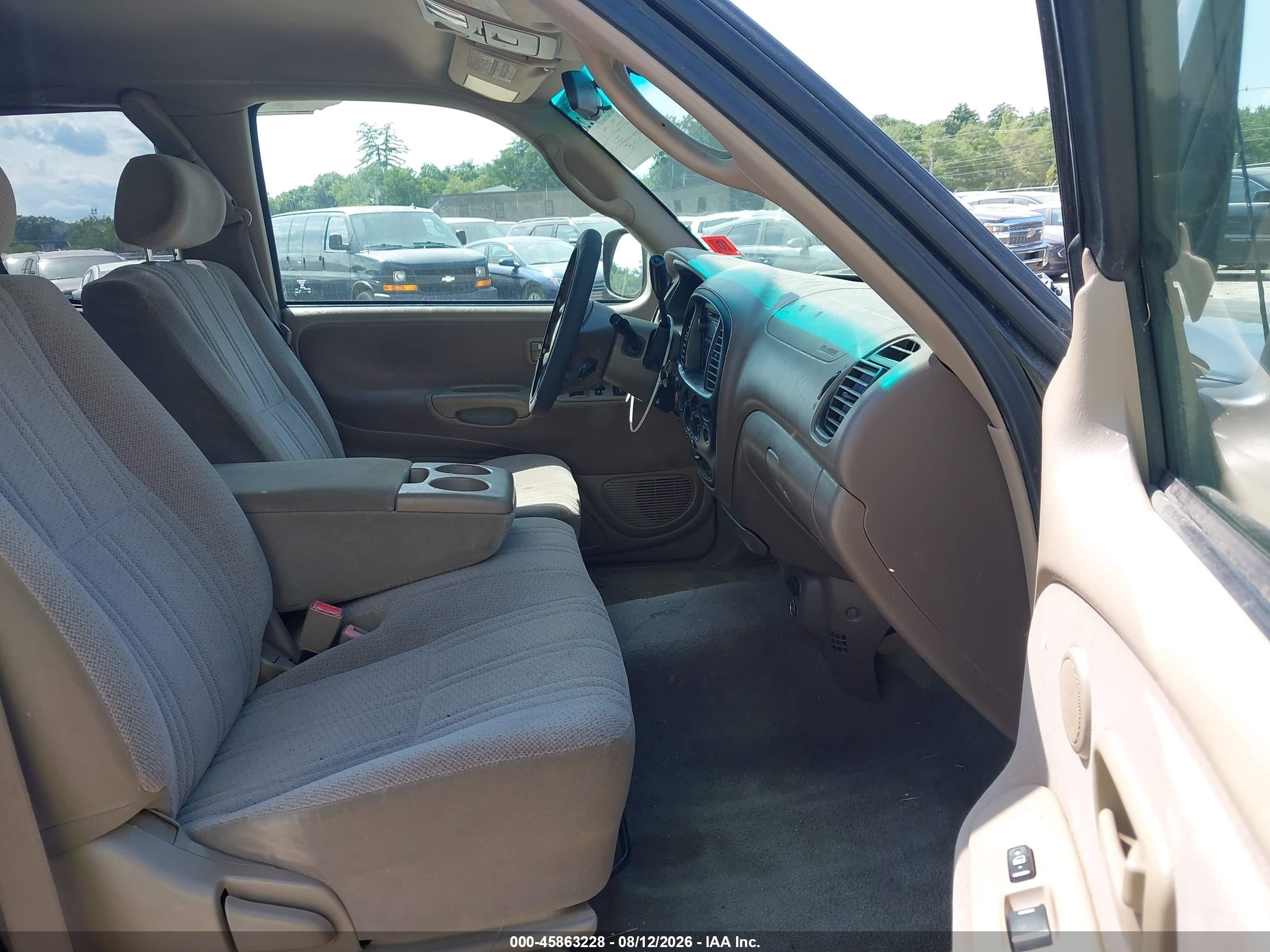 2000 Toyota Tundra Sr5 V8 Black vin: 5TBBT441XYS047368
