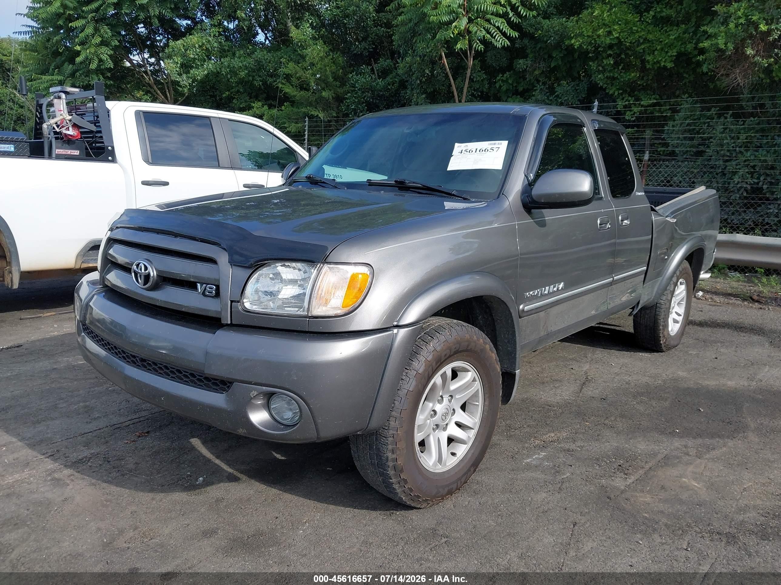 2004 Toyota Tundra Ltd V8 Silver vin: 5TBBT48104S441899