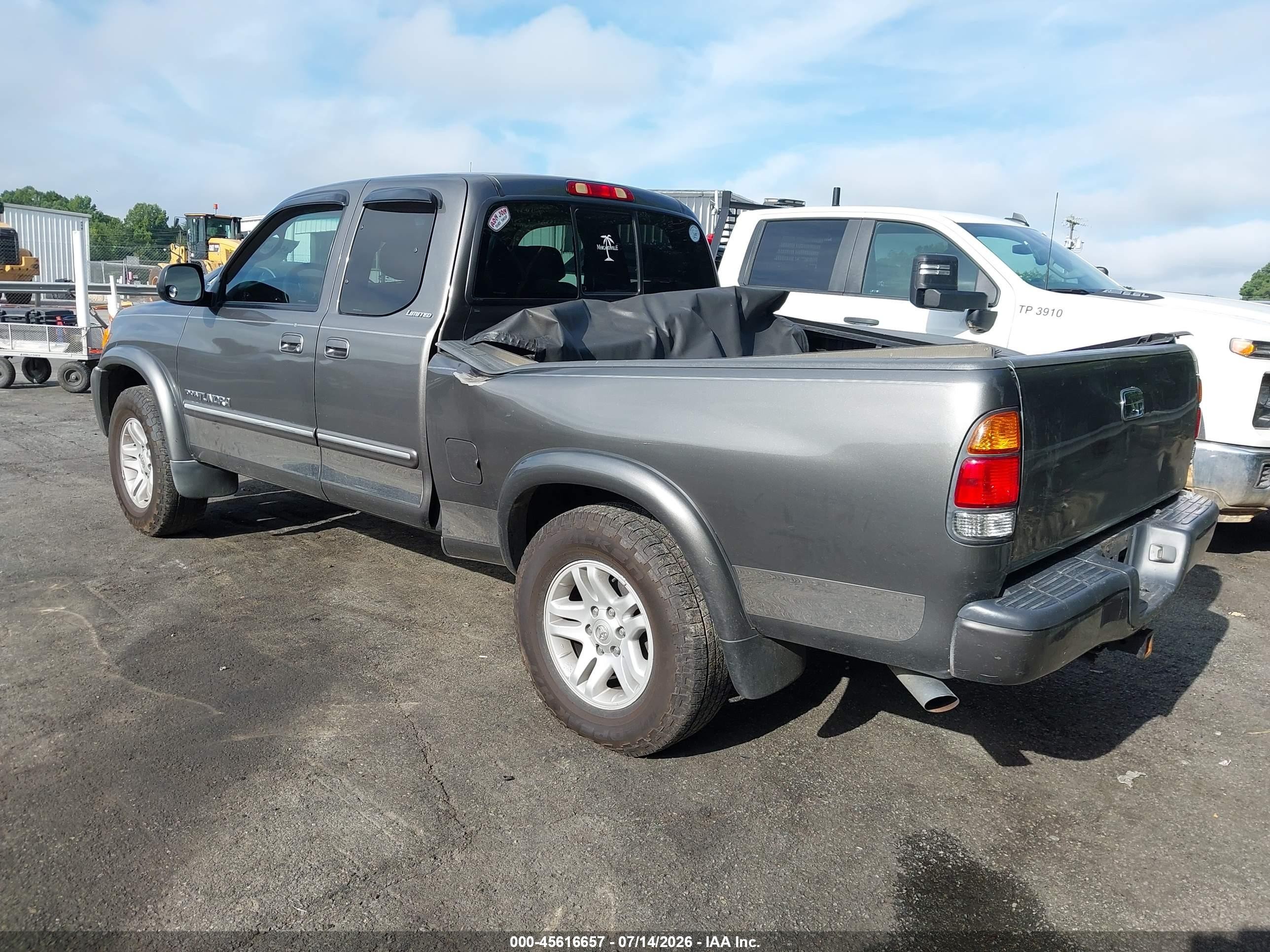 2004 Toyota Tundra Ltd V8 Silver vin: 5TBBT48104S441899