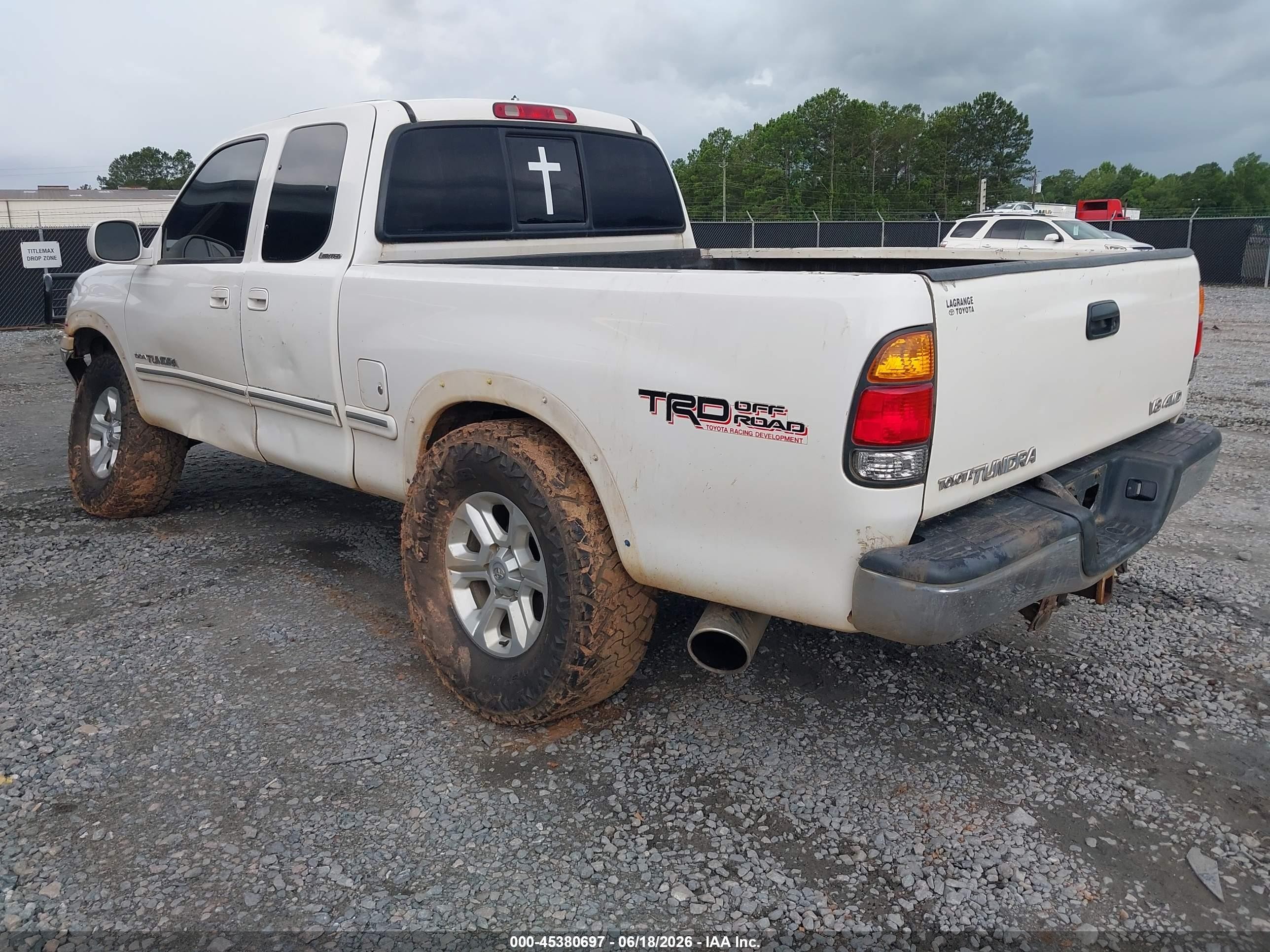 2000 Toyota Tundra Ltd V8 White vin: 5TBBT4810YS040486