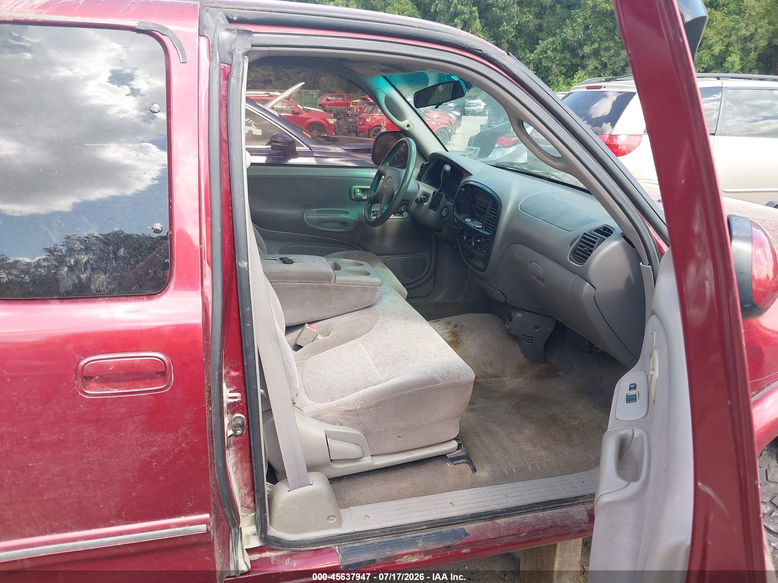 2001 Toyota Tundra Ltd V8 Red vin: 5TBBT48111S145057