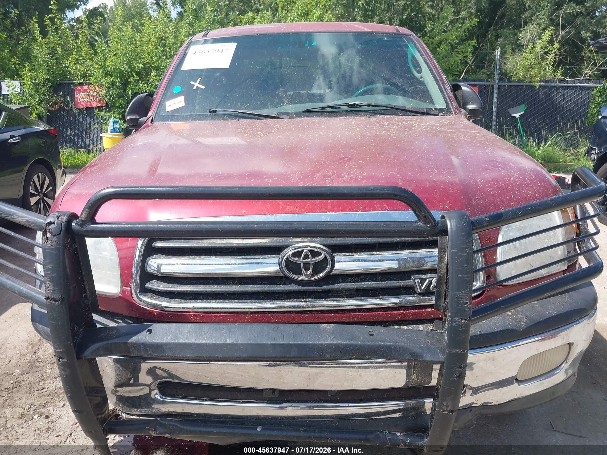 2001 Toyota Tundra Ltd V8 Red vin: 5TBBT48111S145057
