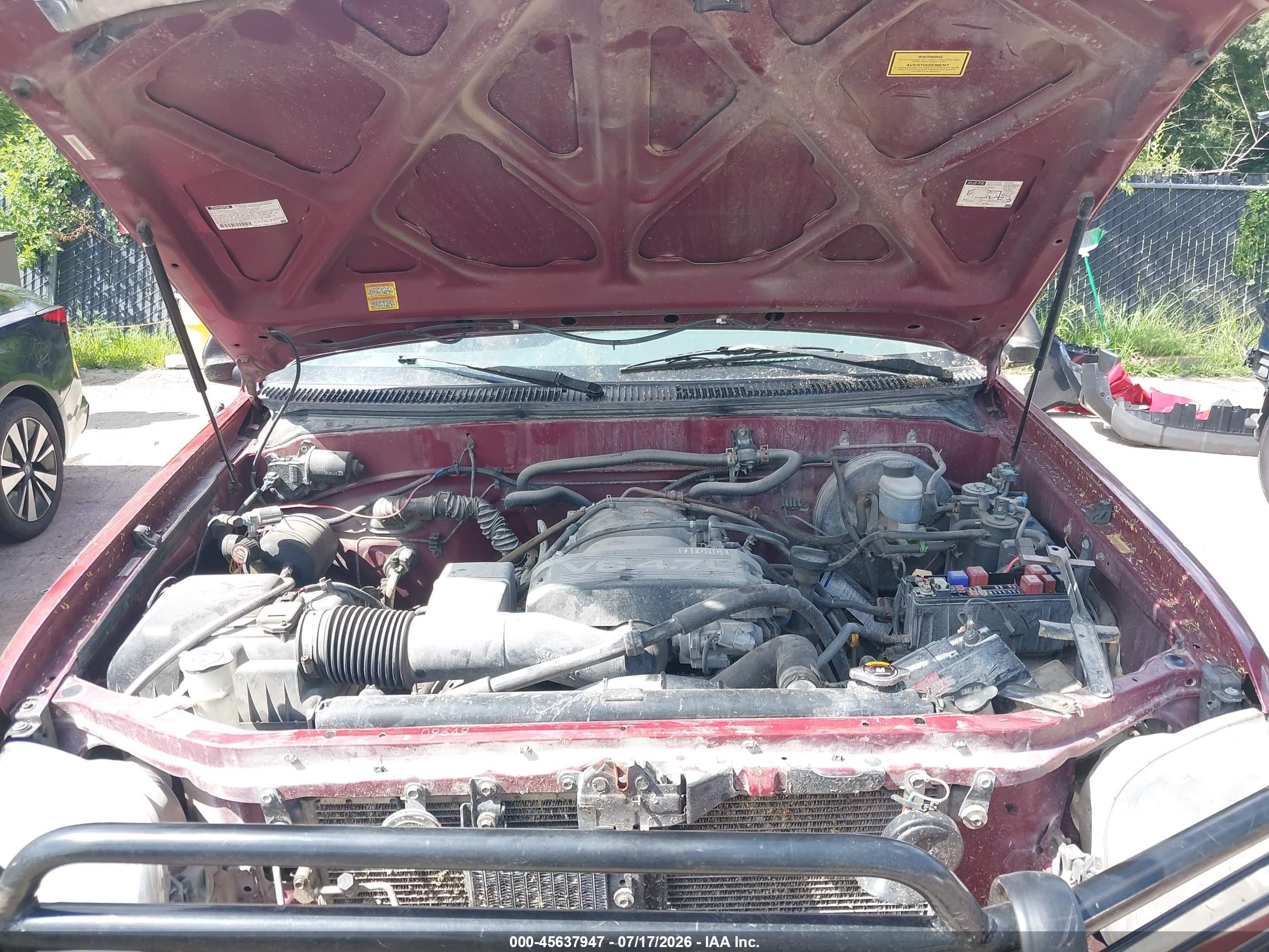 2001 Toyota Tundra Ltd V8 Red vin: 5TBBT48111S145057