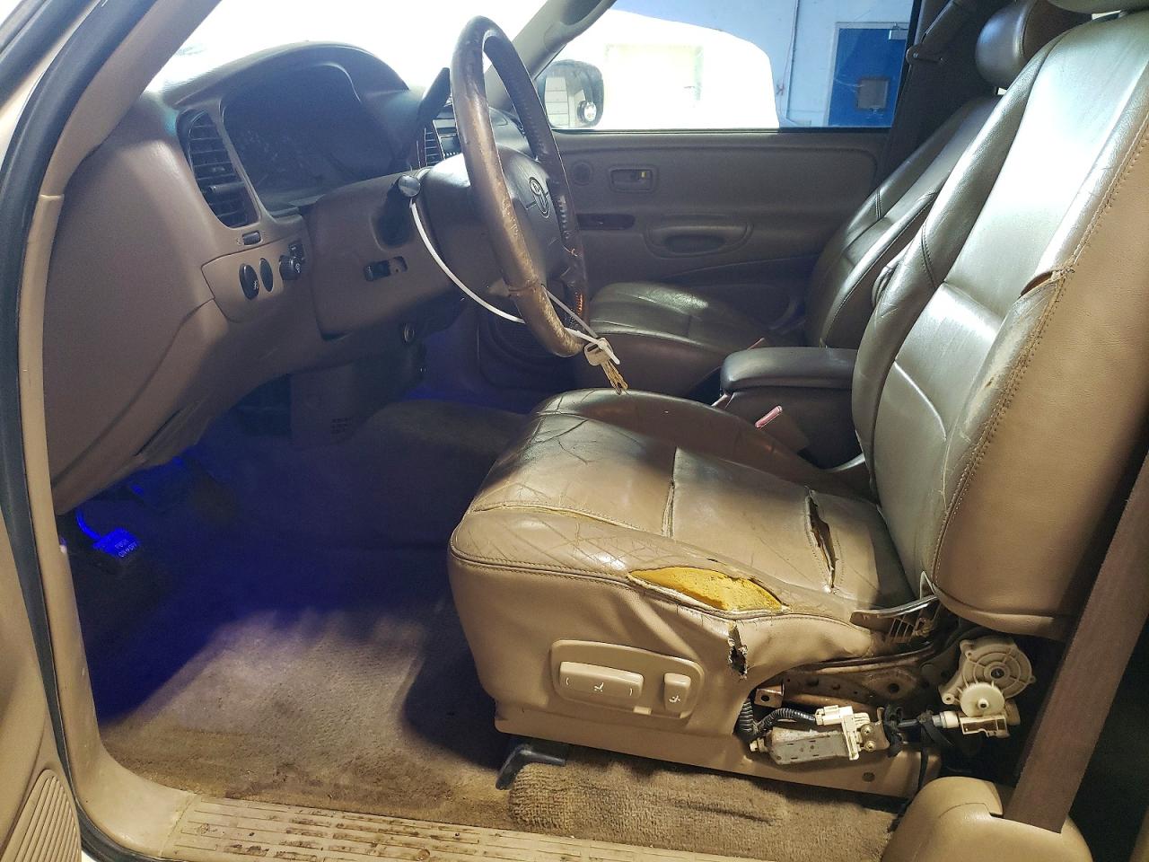 2000 Toyota Tundra Access Cab Limited Белый vin: 5TBBT4812YS088698