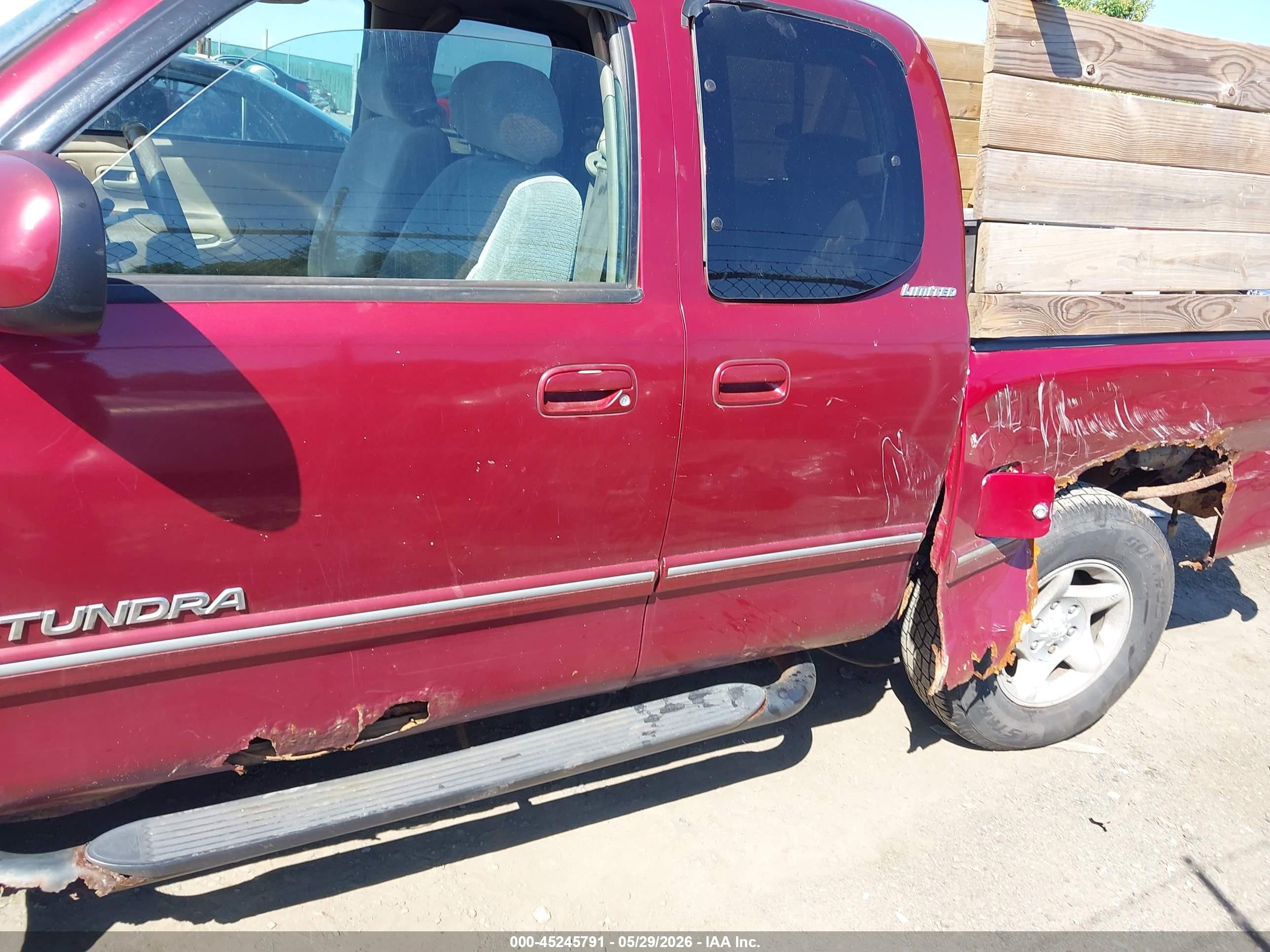 2001 Toyota Tundra Ltd Red vin: 5TBBT48131S201645