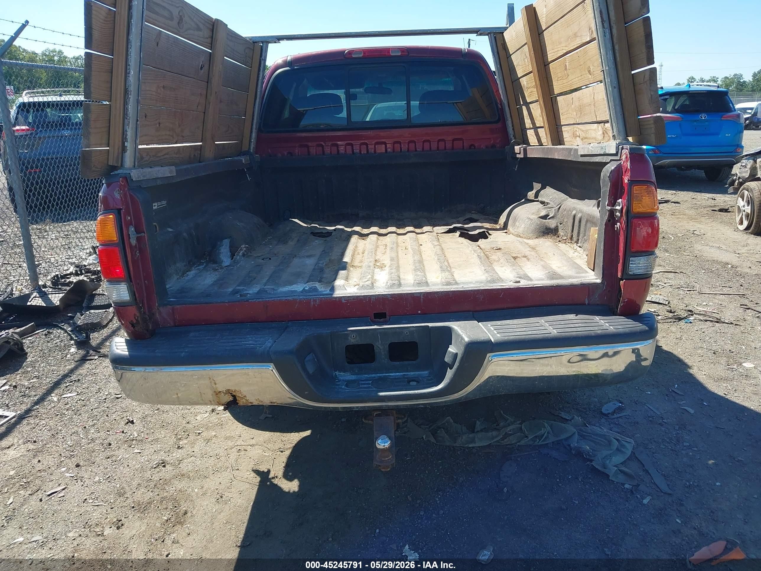 2001 Toyota Tundra Ltd Red vin: 5TBBT48131S201645